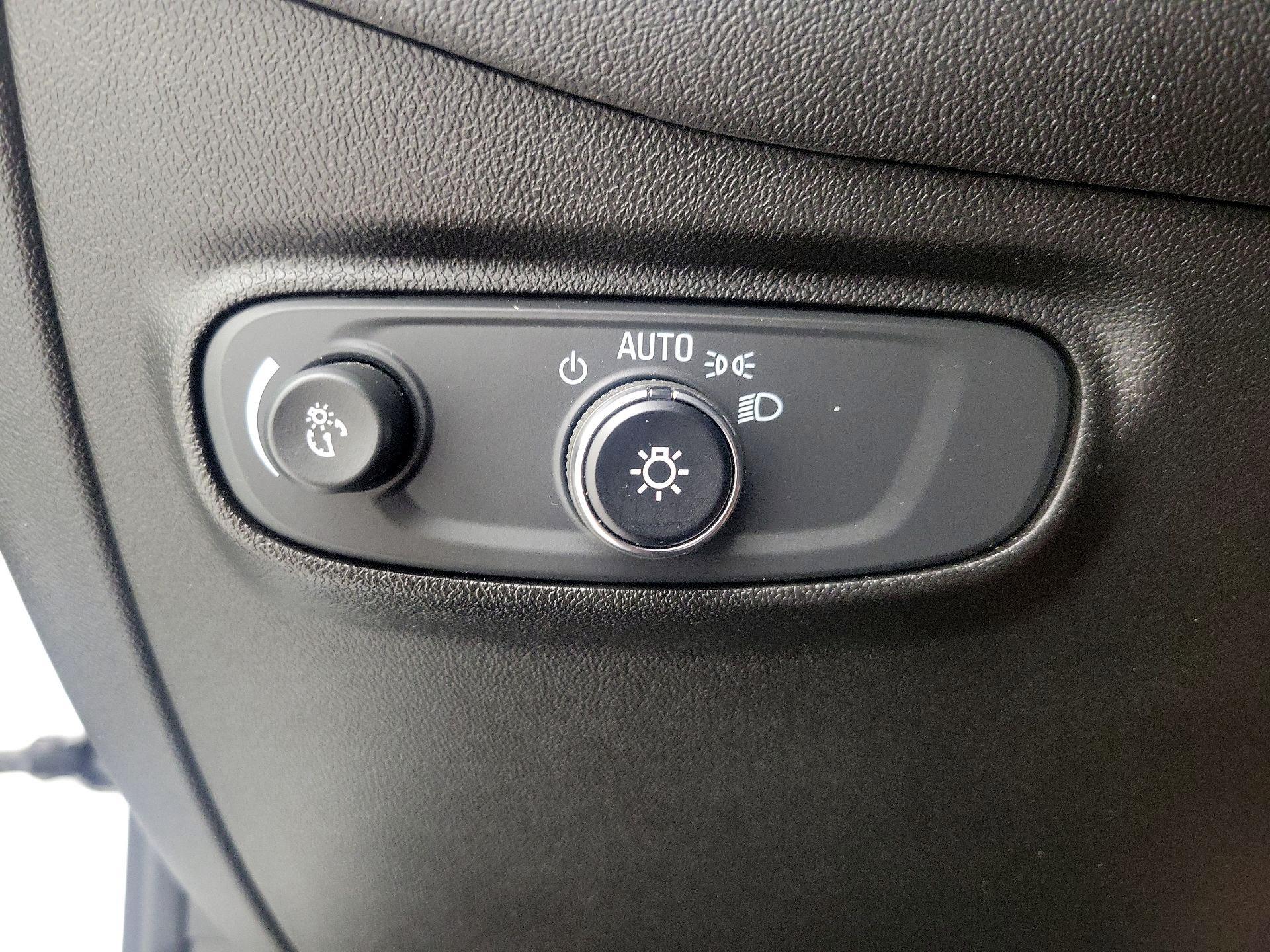 Thumbnail: 2020 Chevrolet Equinox - 13