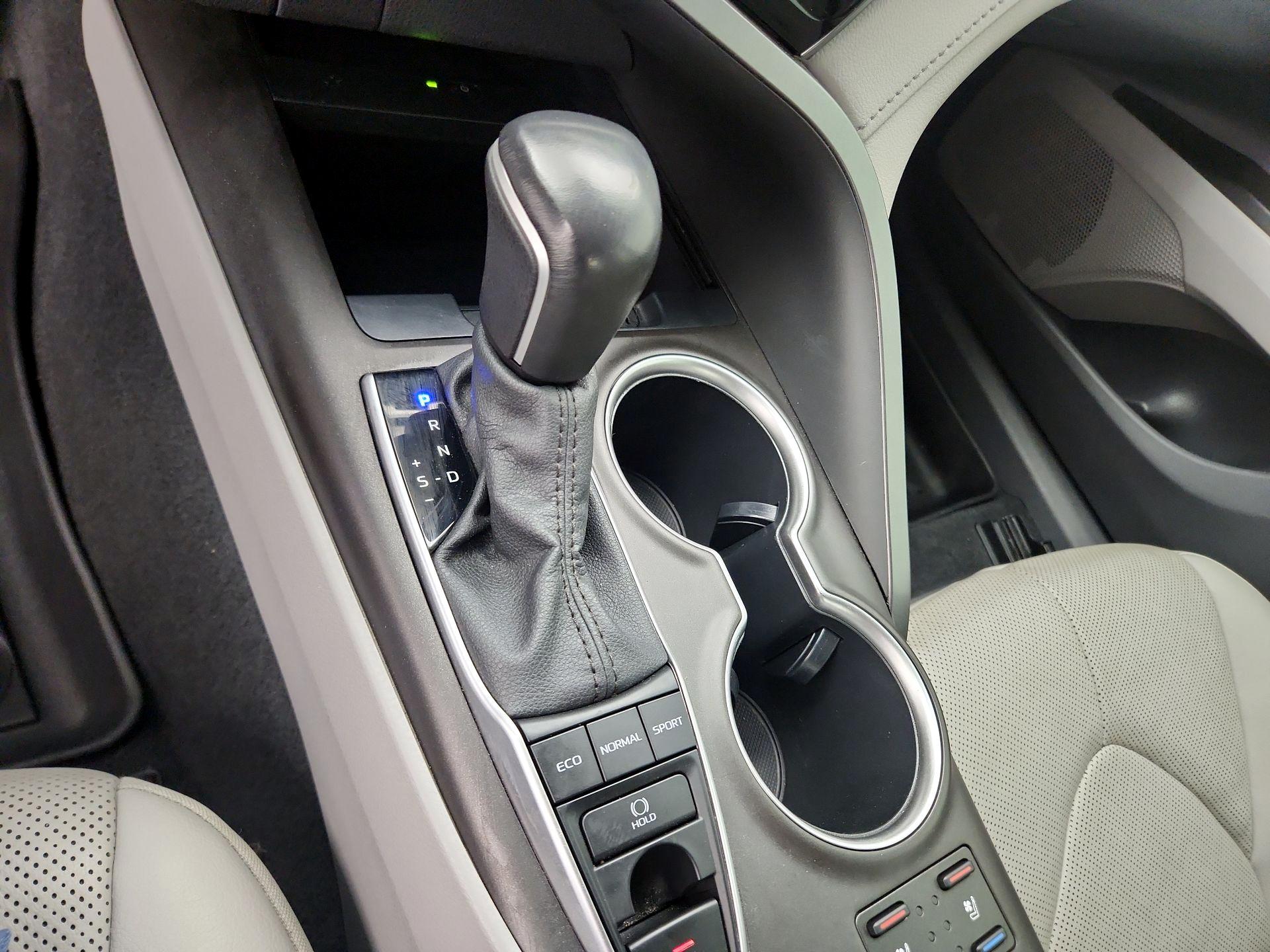 Thumbnail: 2022 Toyota Camry - 17