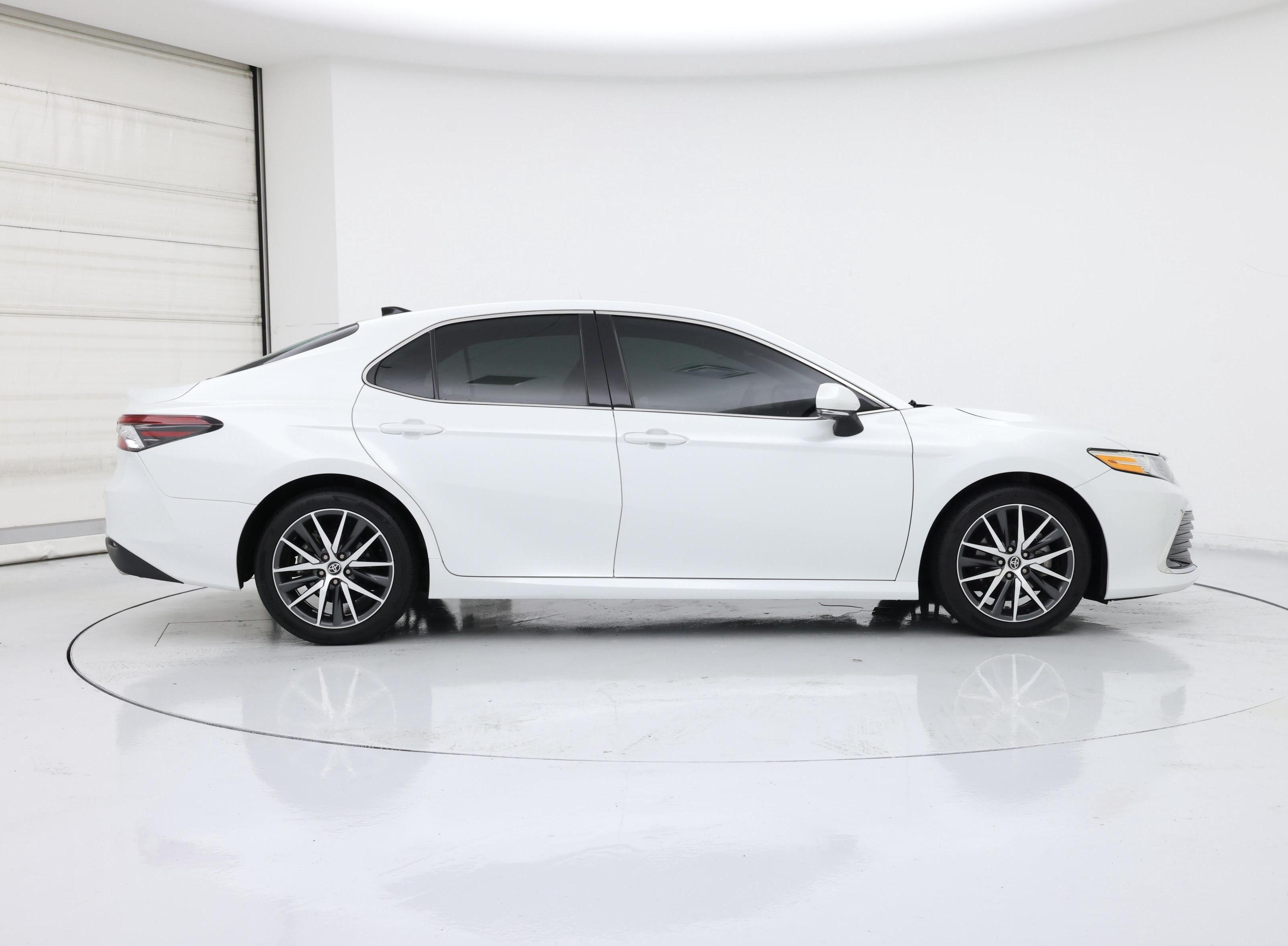 Thumbnail: 2022 Toyota Camry - 7