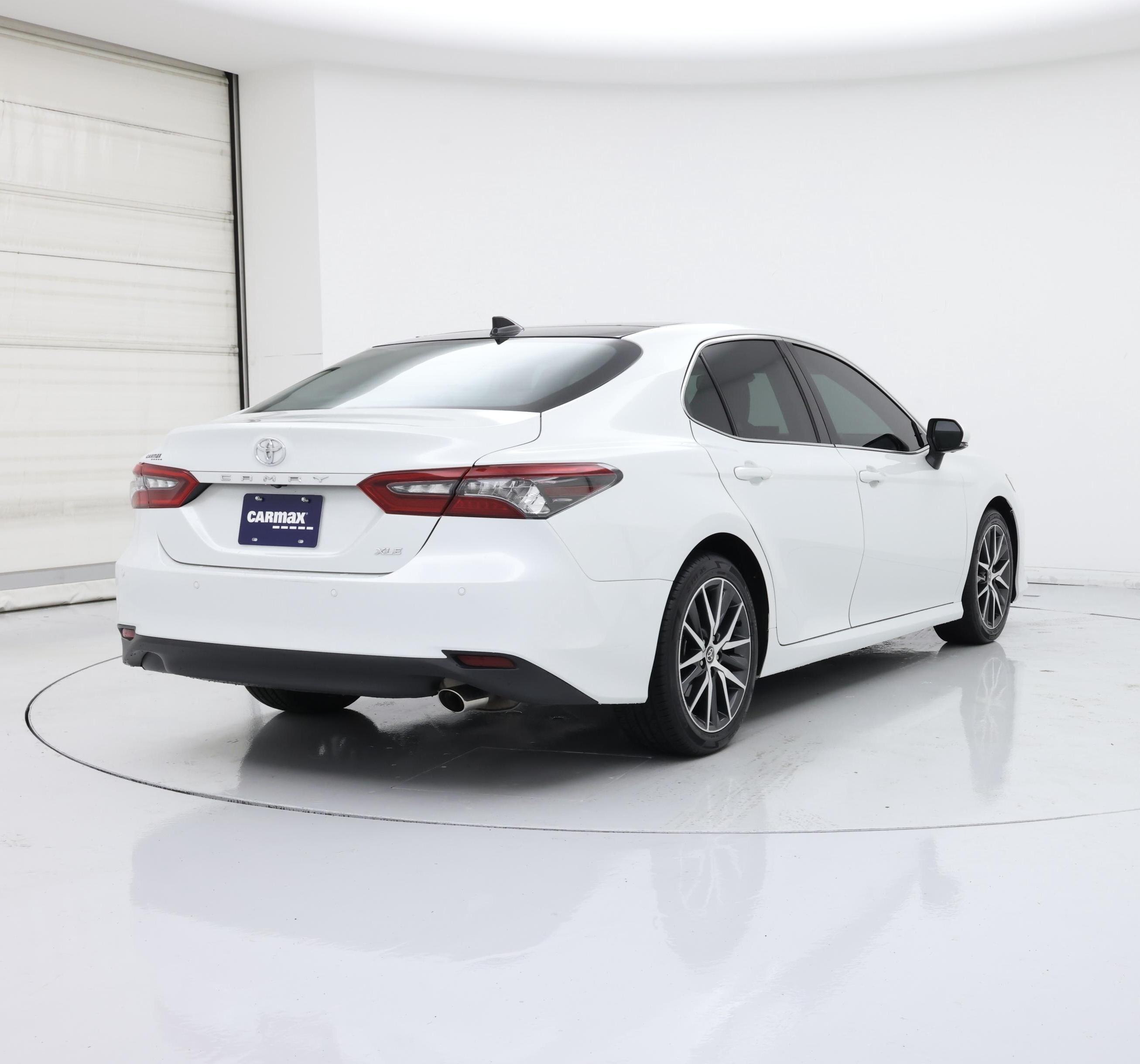 Thumbnail: 2022 Toyota Camry - 8