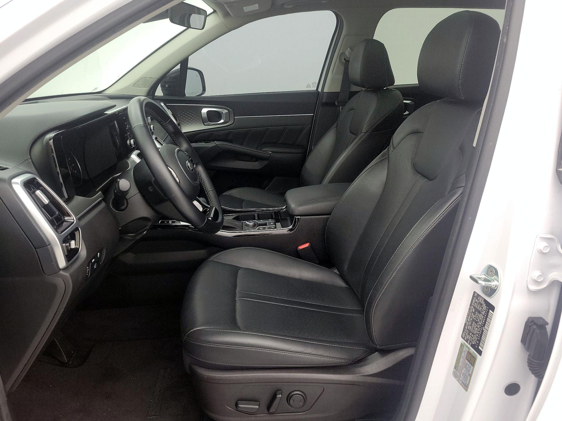 Thumbnail: 2021 Kia Sorento - 11