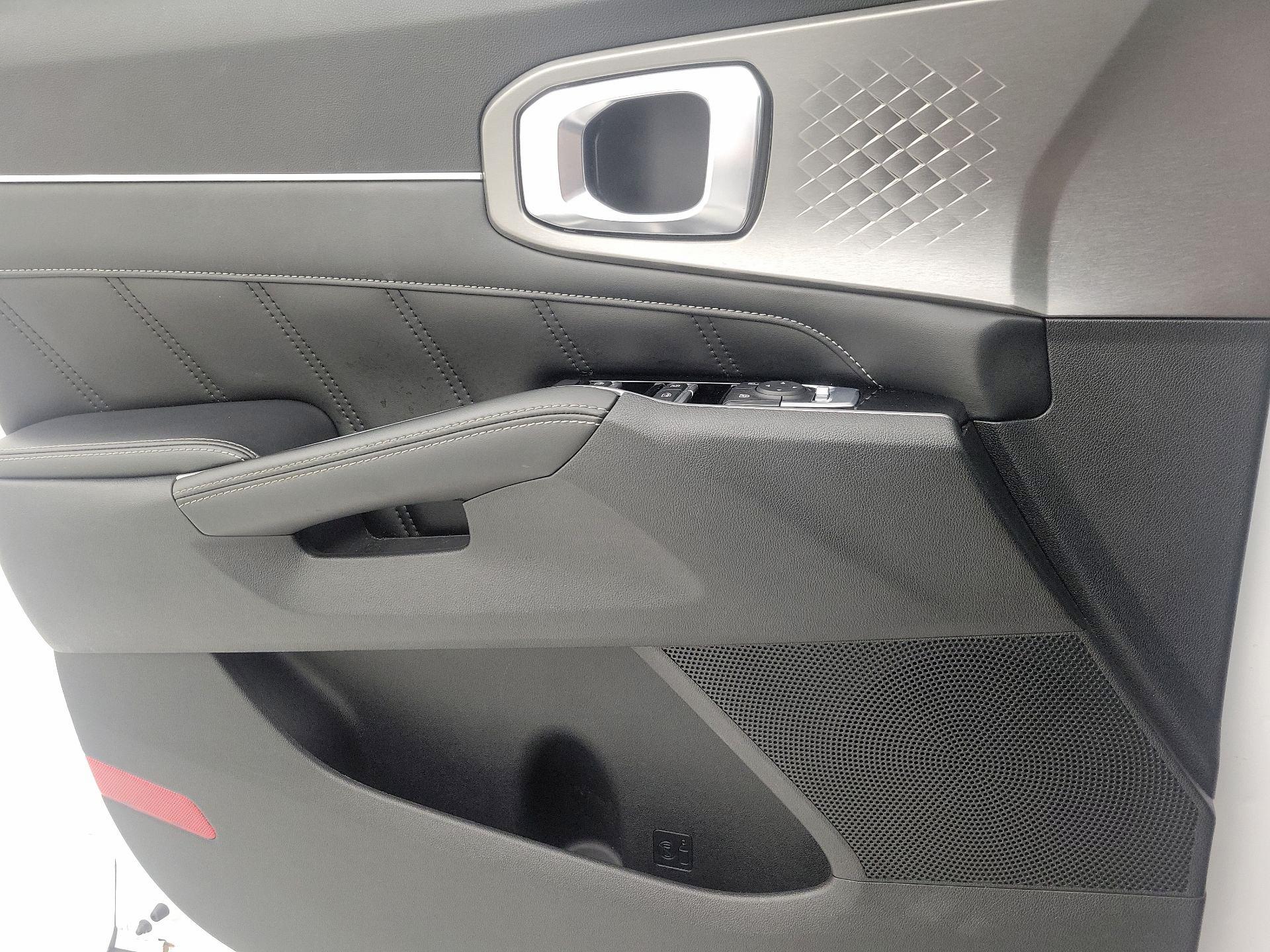 Thumbnail: 2021 Kia Sorento - 12