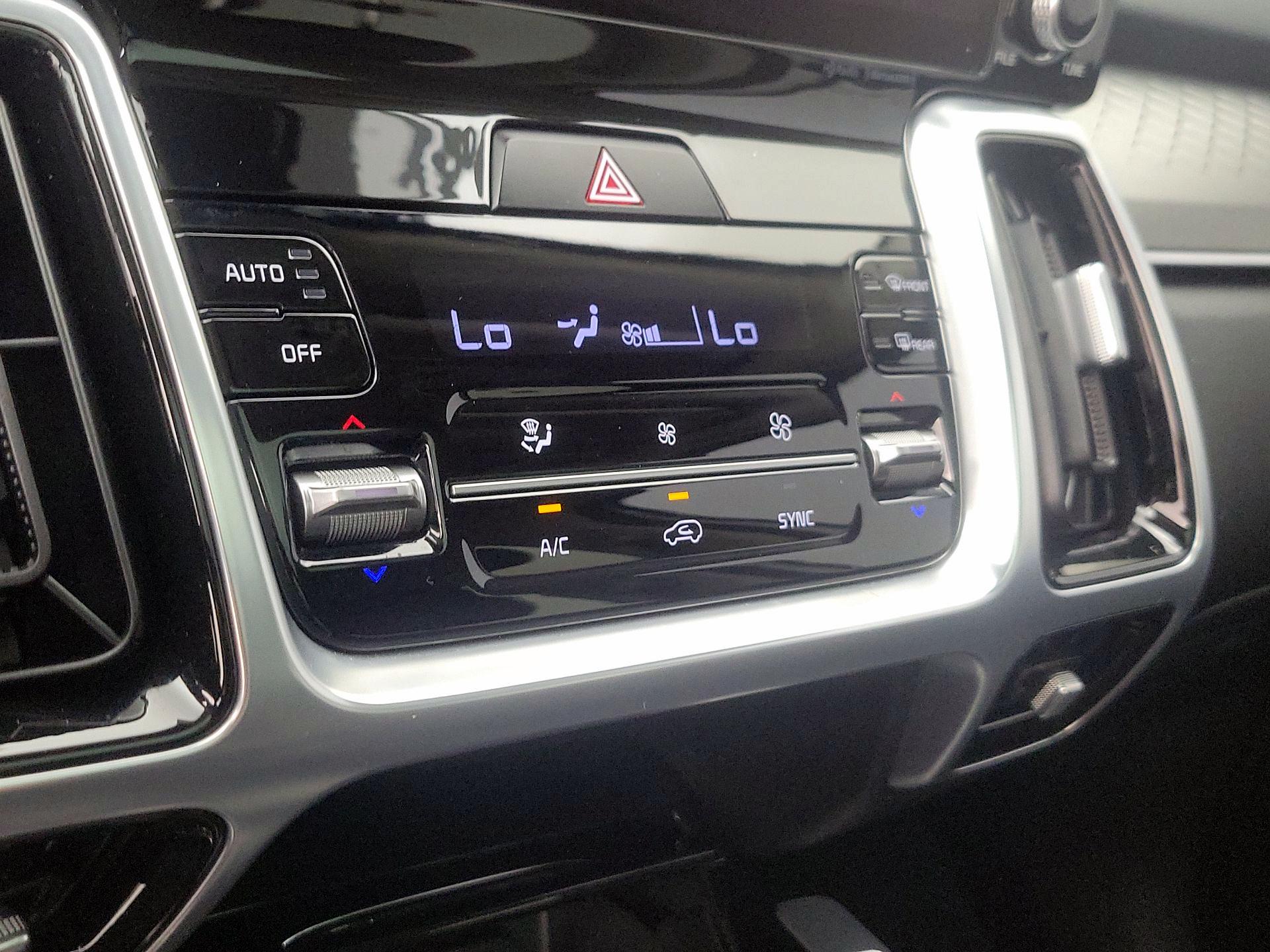 Thumbnail: 2021 Kia Sorento - 16