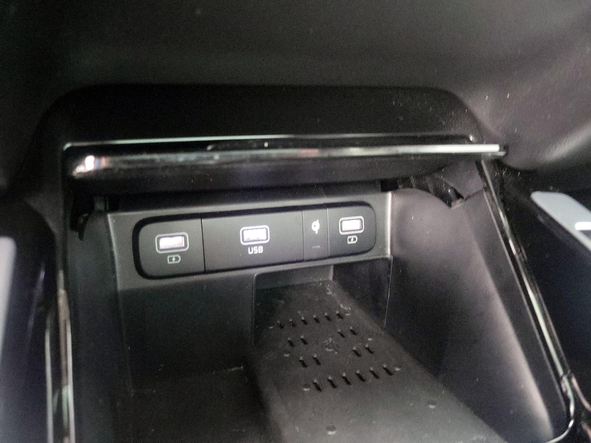 Thumbnail: 2021 Kia Sorento - 18