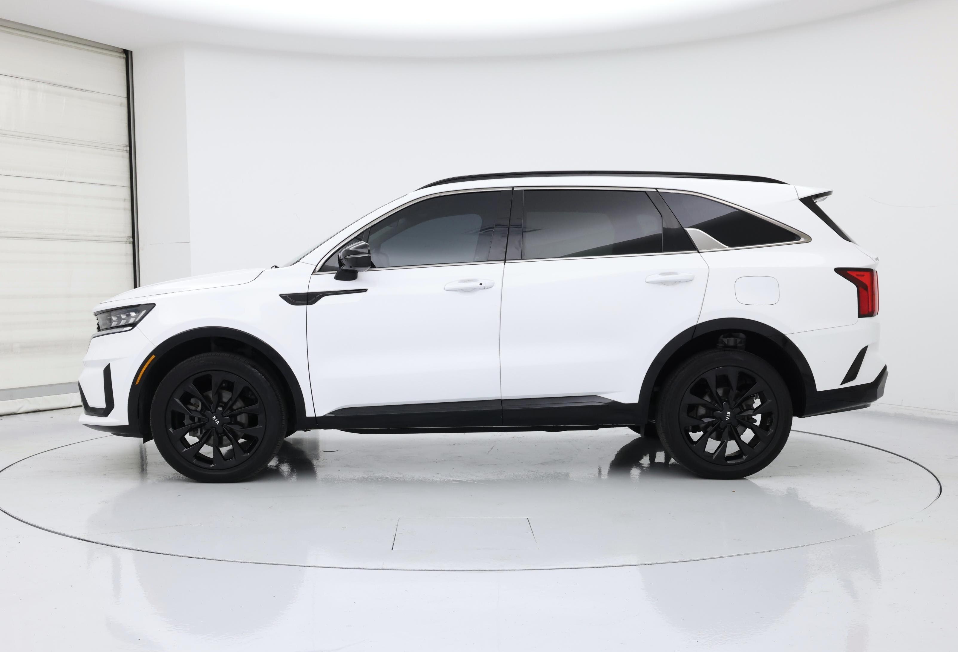 Thumbnail: 2021 Kia Sorento - 3