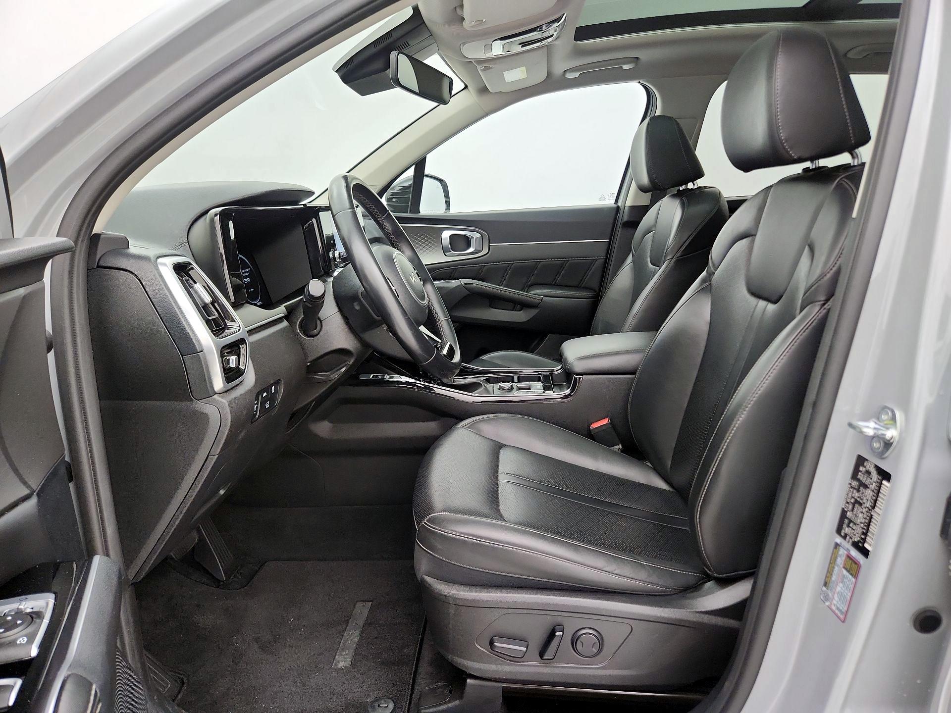 Thumbnail: 2023 Kia Sorento - 11