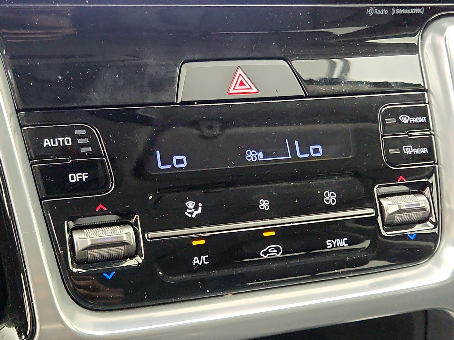 Thumbnail: 2023 Kia Sorento - 17