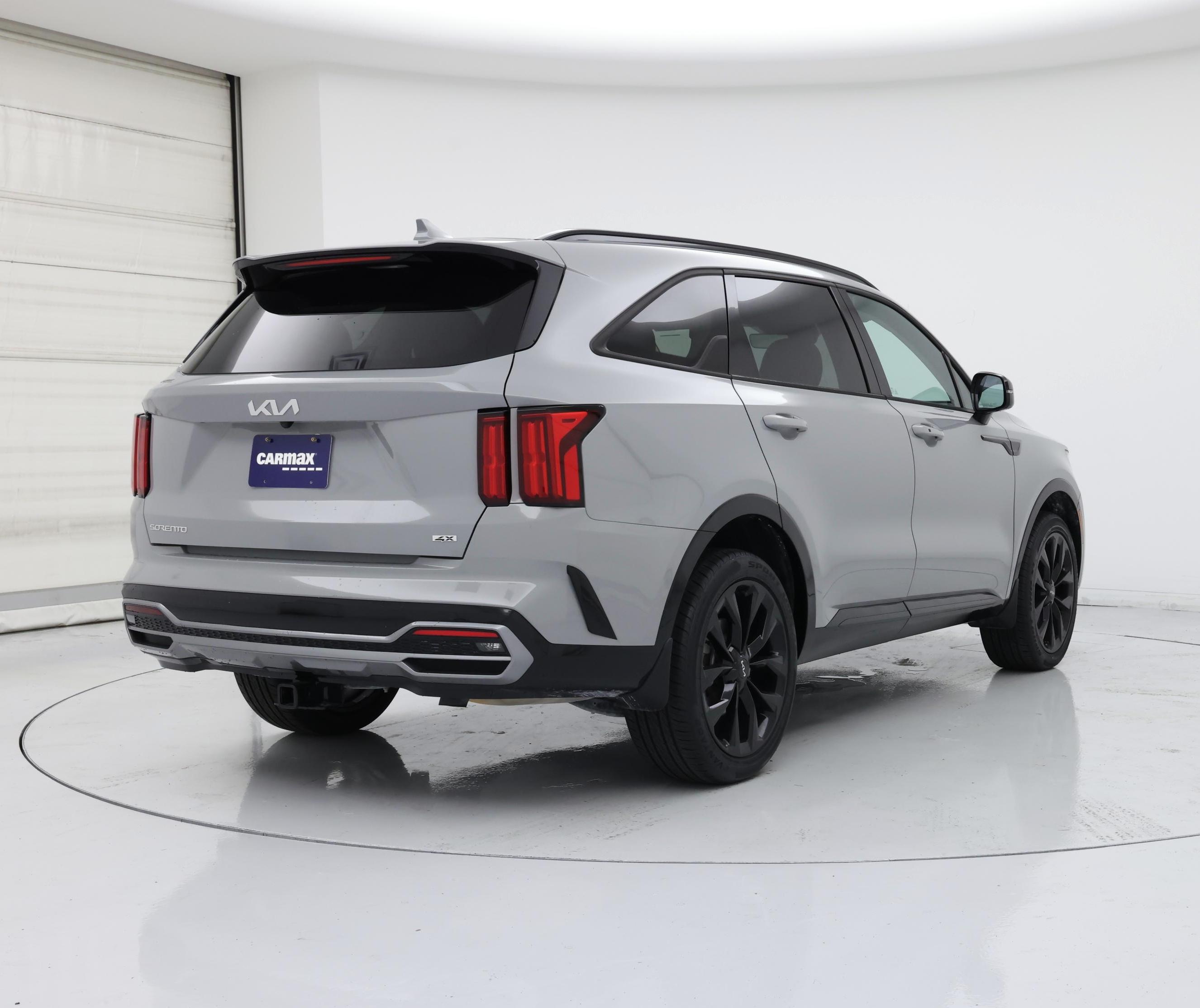 Thumbnail: 2023 Kia Sorento - 8