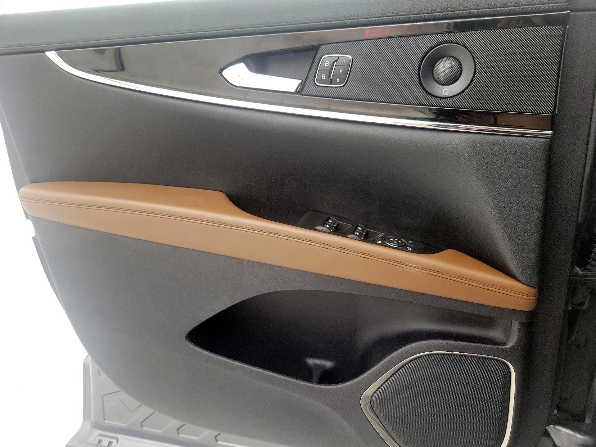 Thumbnail: 2021 Lincoln Nautilus - 12