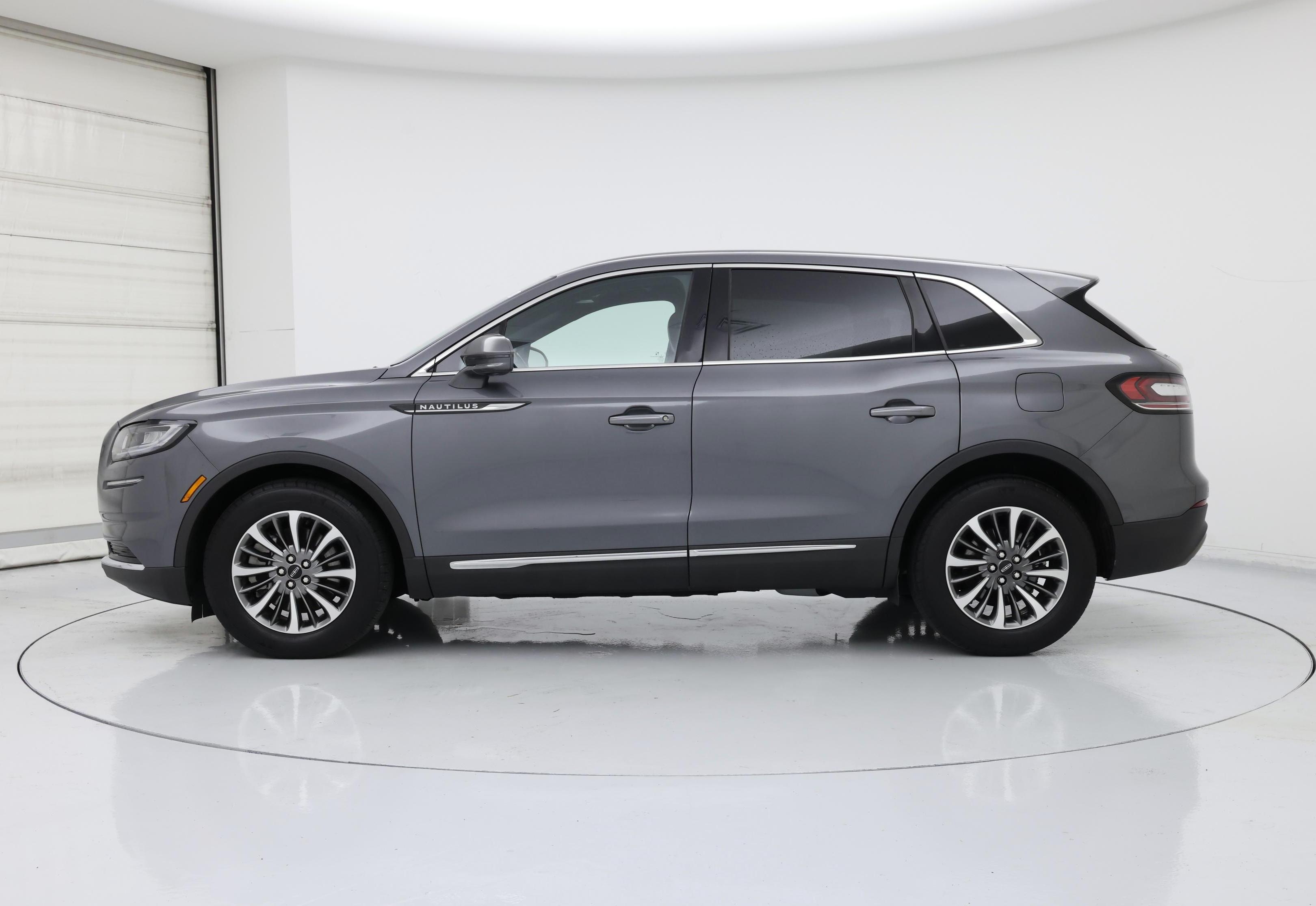 Thumbnail: 2021 Lincoln Nautilus - 3