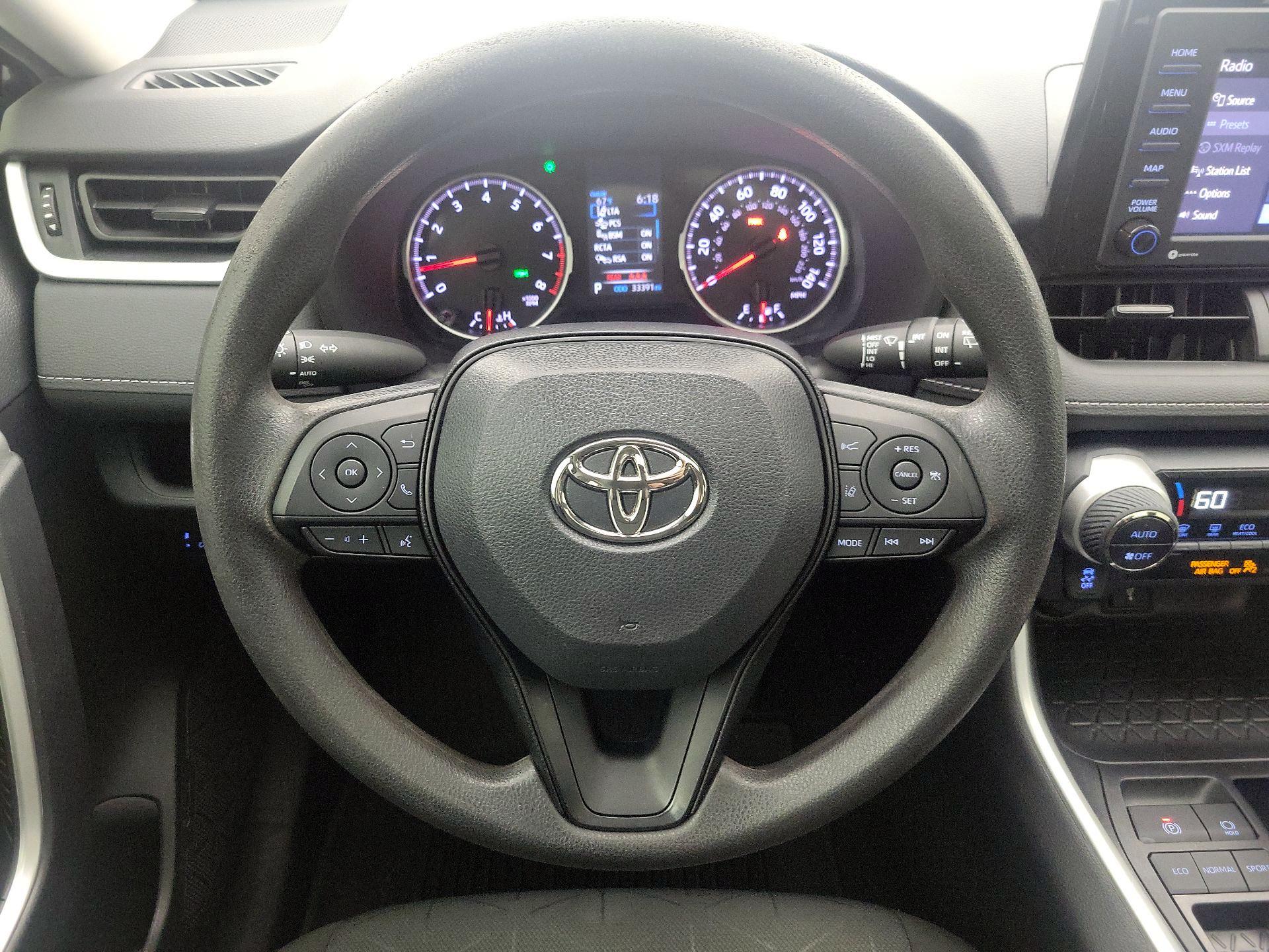 Thumbnail: 2022 Toyota RAV4 - 10