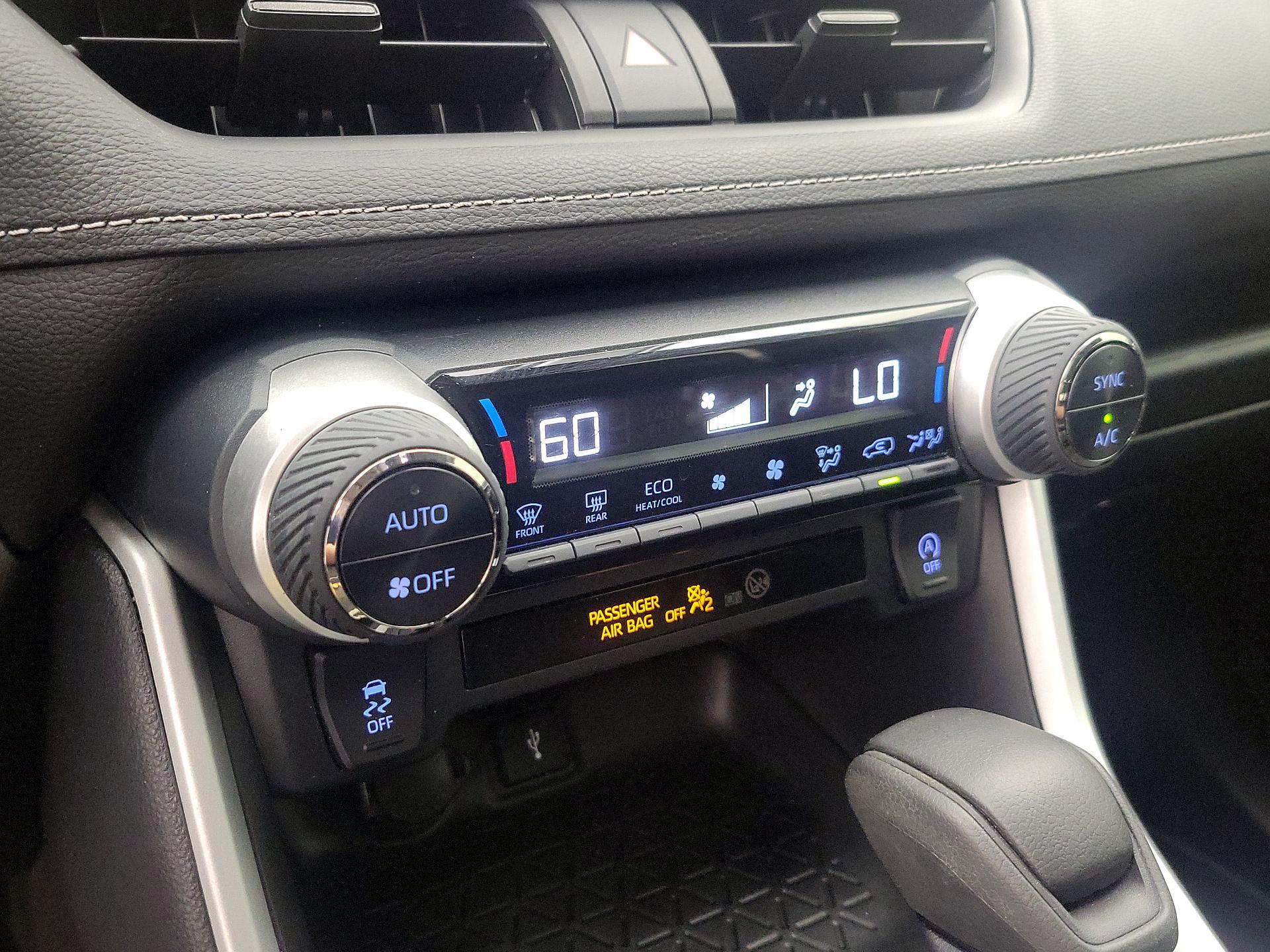 Thumbnail: 2022 Toyota RAV4 - 16