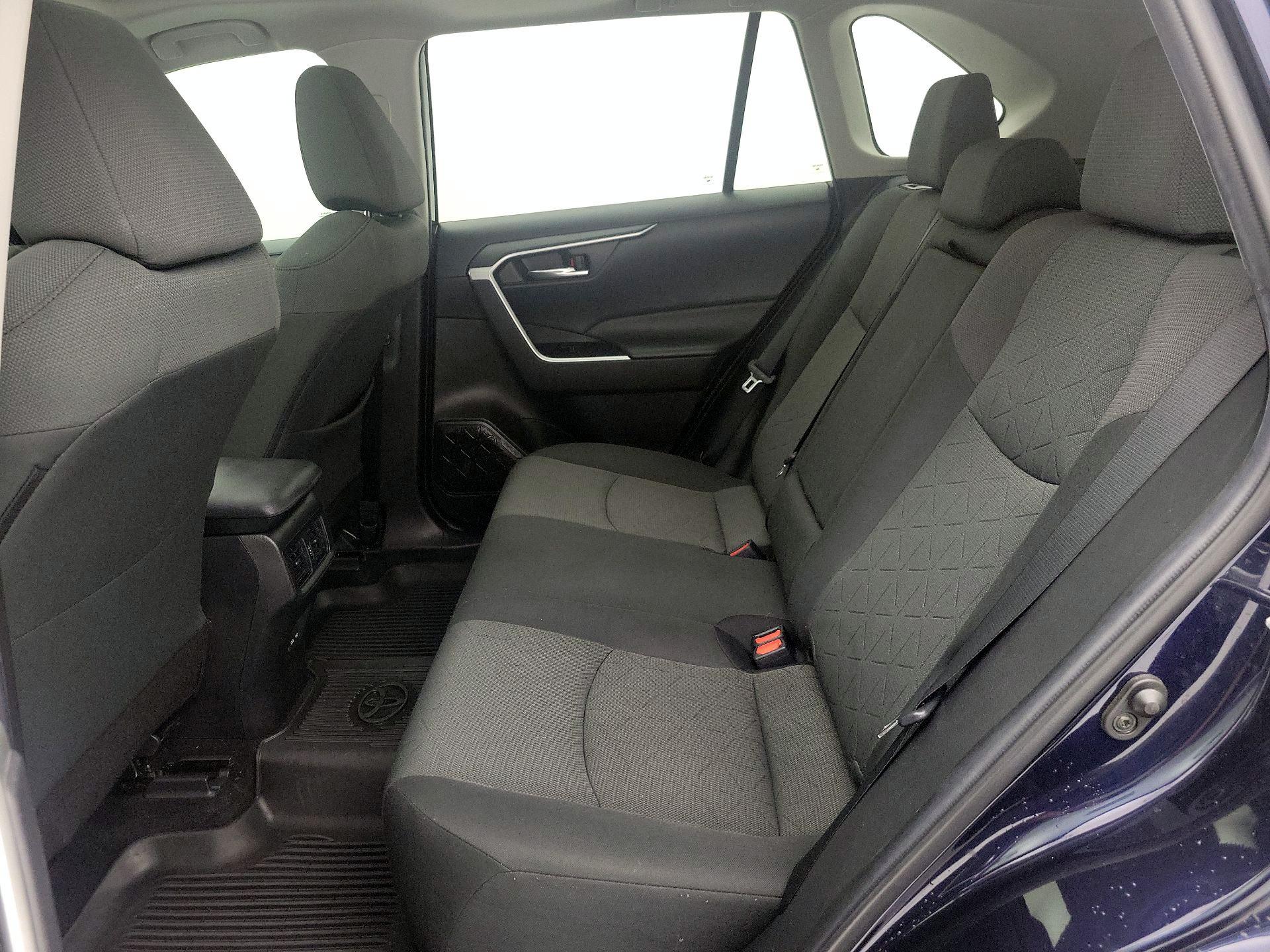 Thumbnail: 2022 Toyota RAV4 - 20