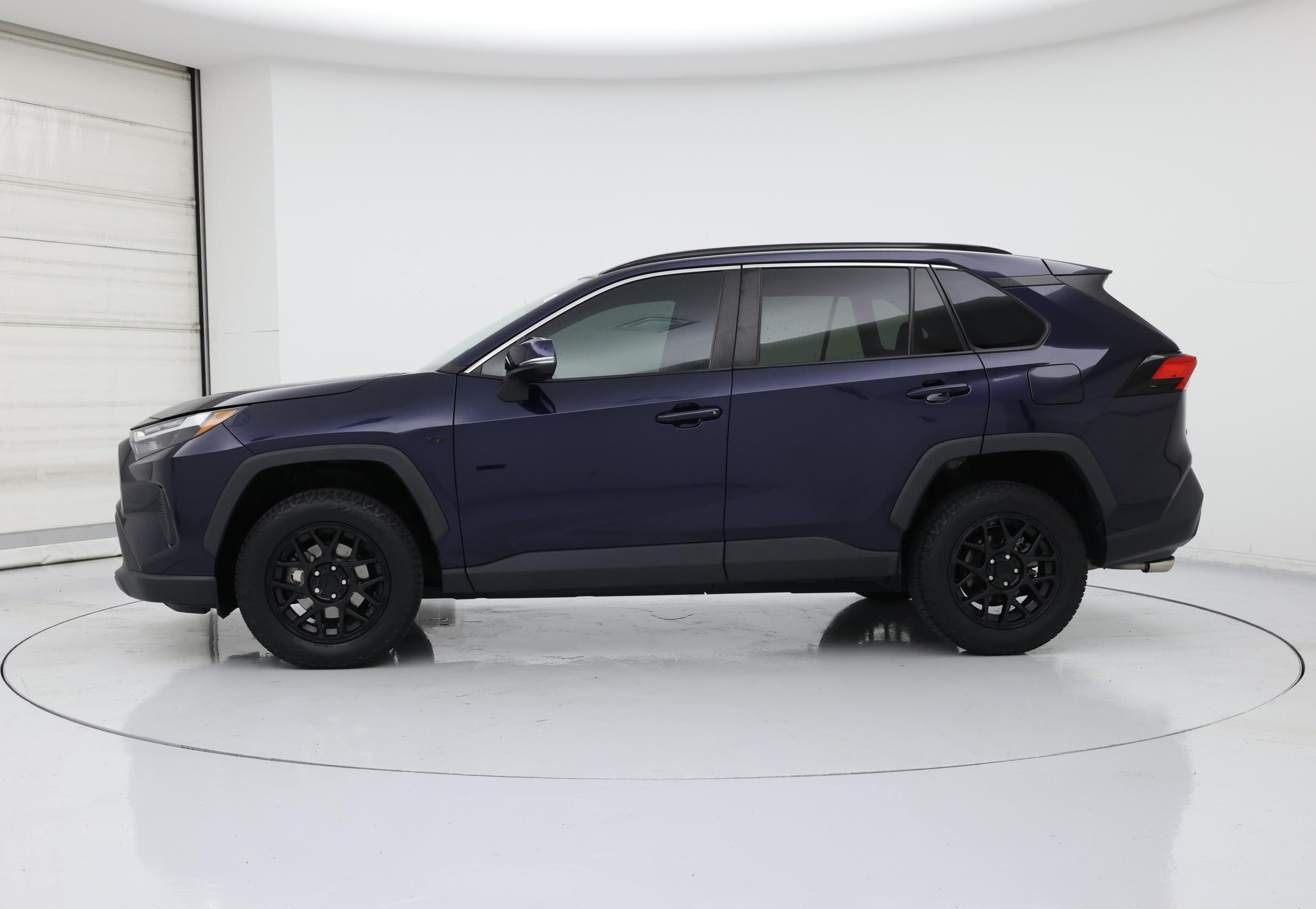 Thumbnail: 2022 Toyota RAV4 - 3