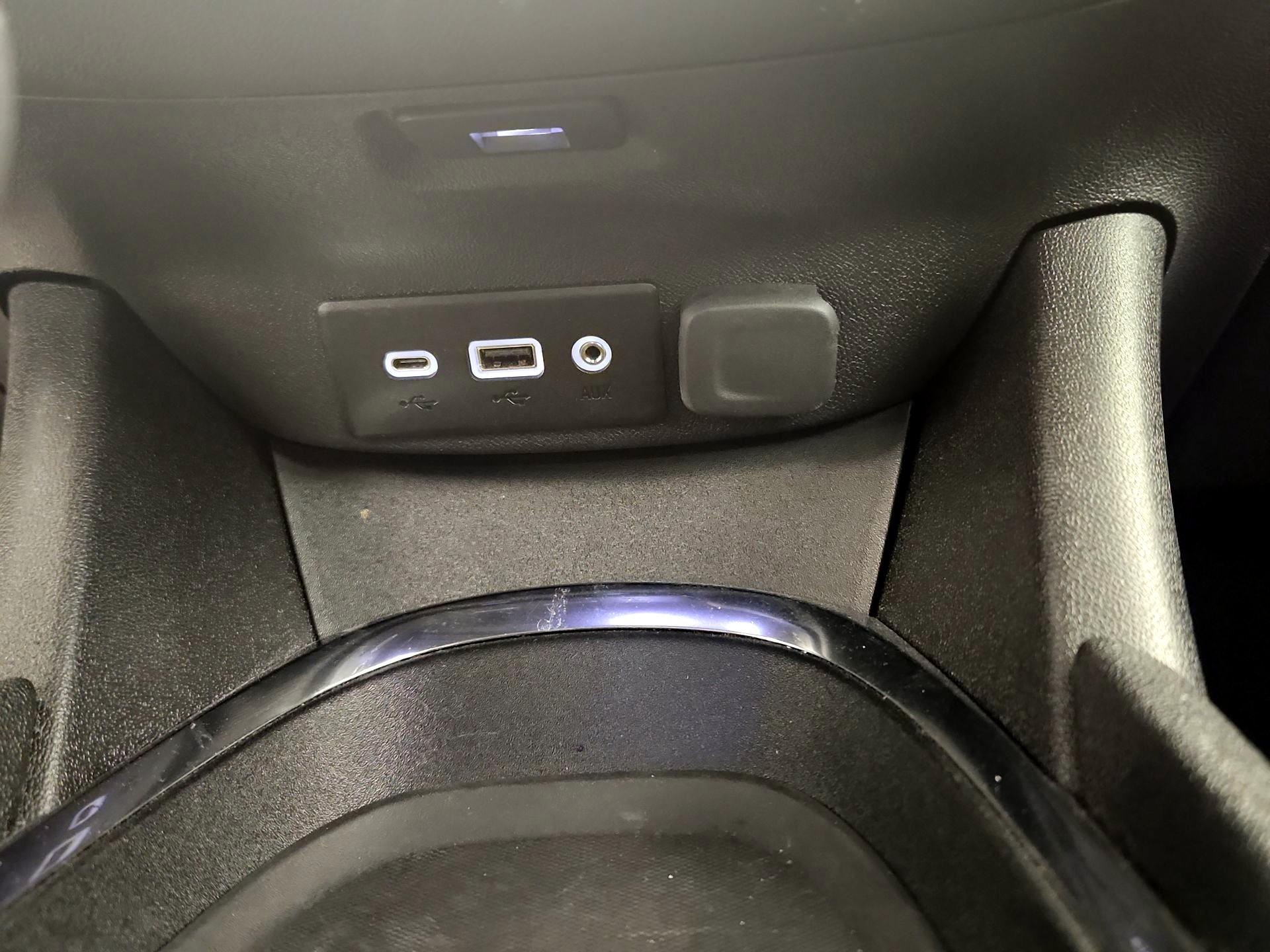 Thumbnail: 2023 Chevrolet Malibu - 18