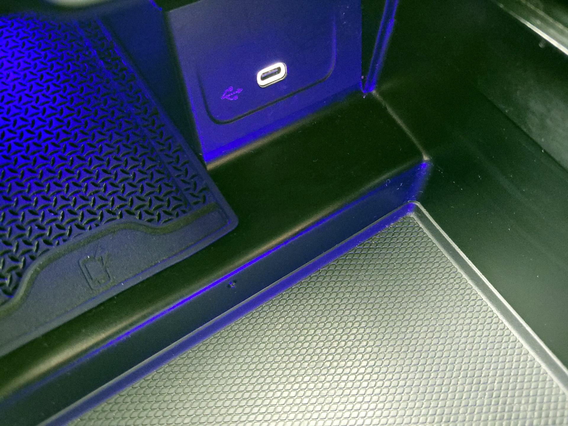 Thumbnail: 2024 Mercedes-Benz C-Class - 18