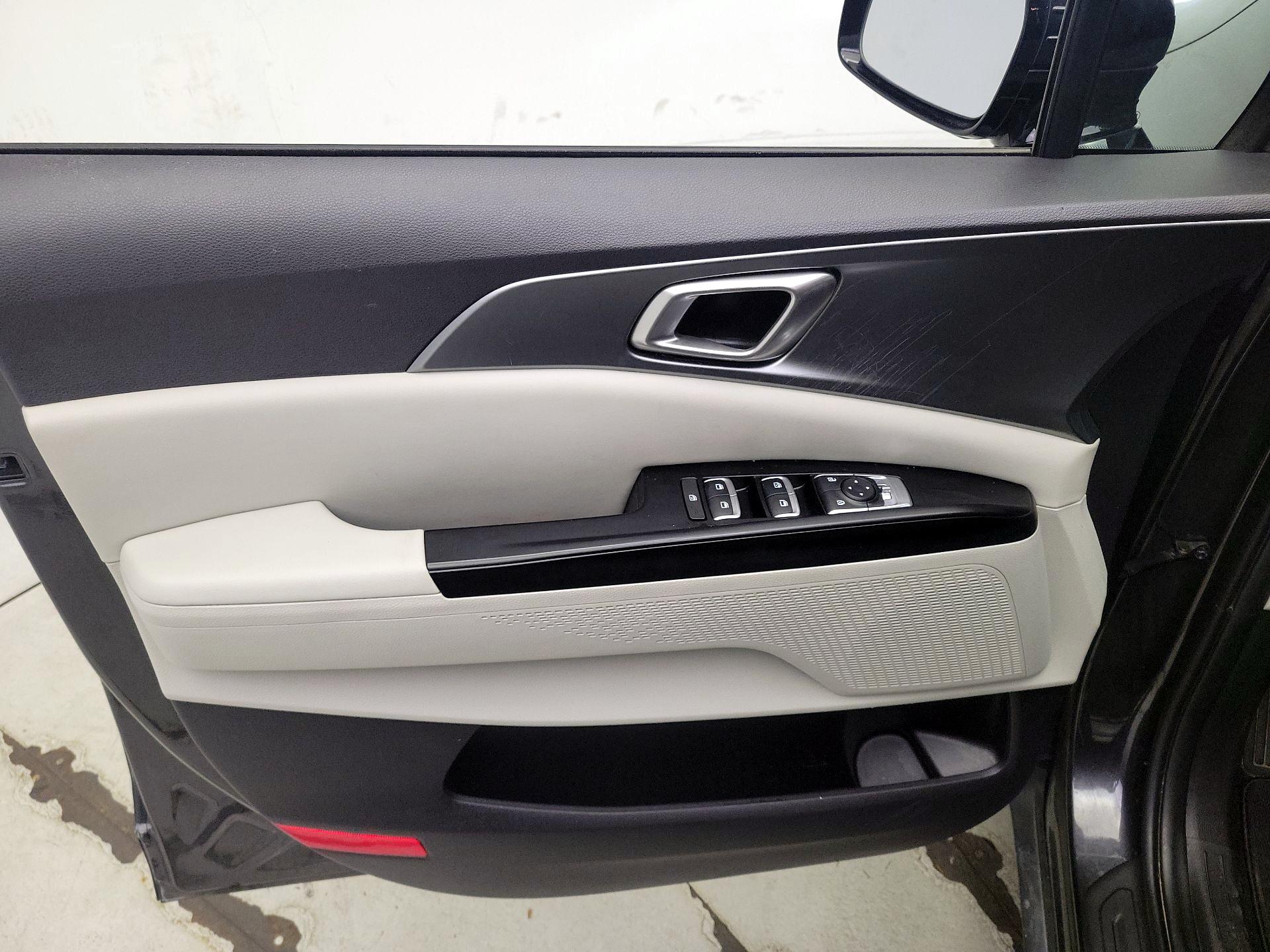 Thumbnail: 2024 Kia Carnival - 12