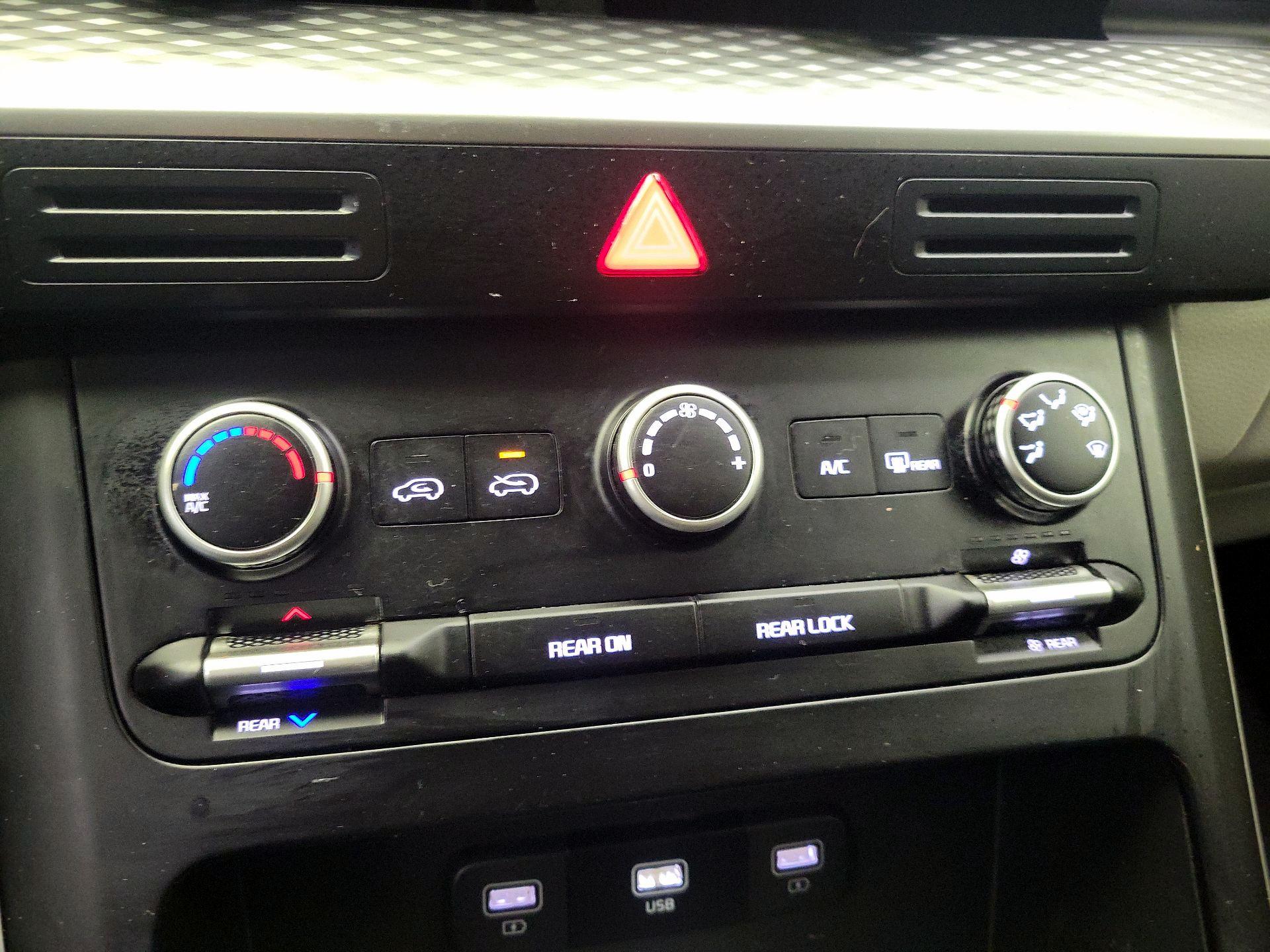 Thumbnail: 2024 Kia Carnival - 16