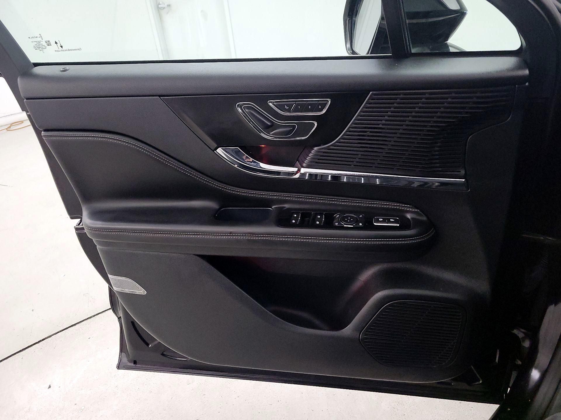 Thumbnail: 2021 Lincoln Corsair - 12