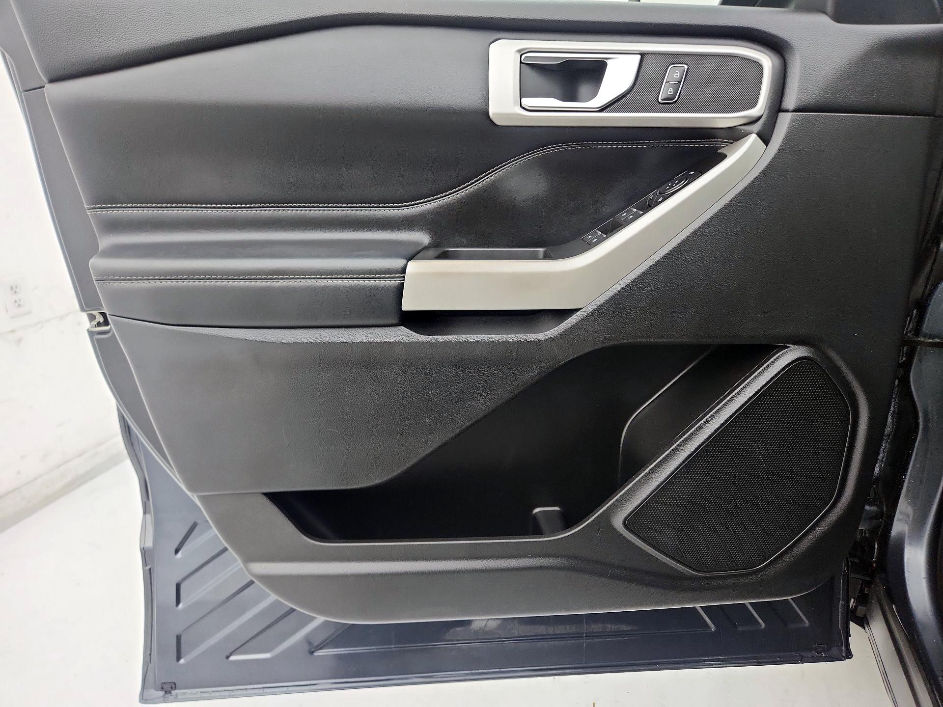 Thumbnail: 2022 Ford Explorer - 12