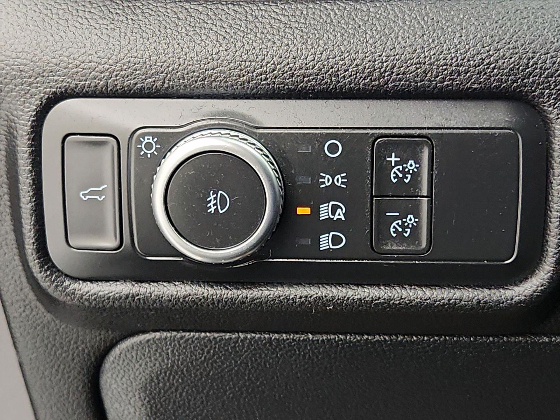 Thumbnail: 2022 Ford Explorer - 13