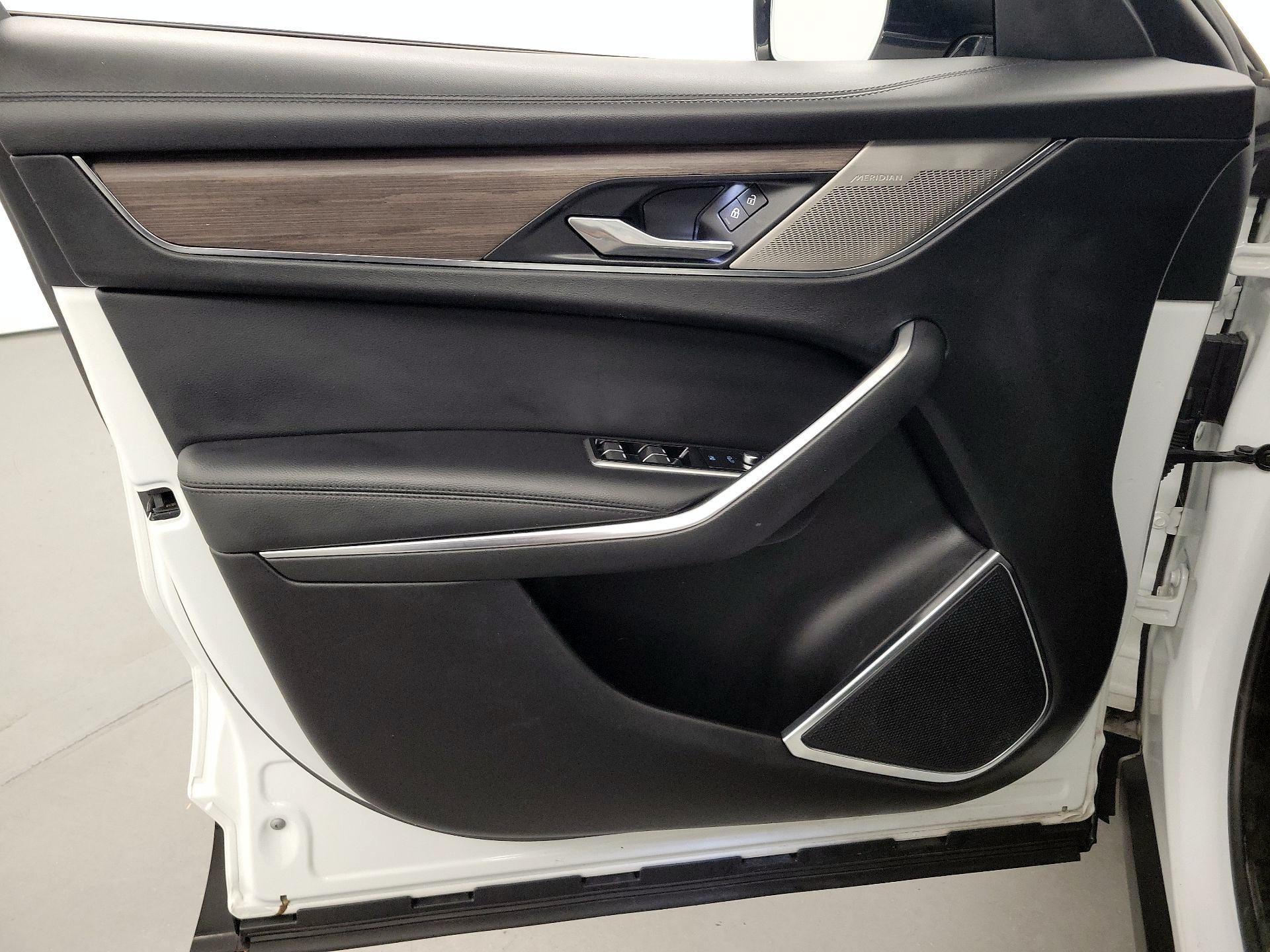 Thumbnail: 2021 Jaguar F-Pace - 12