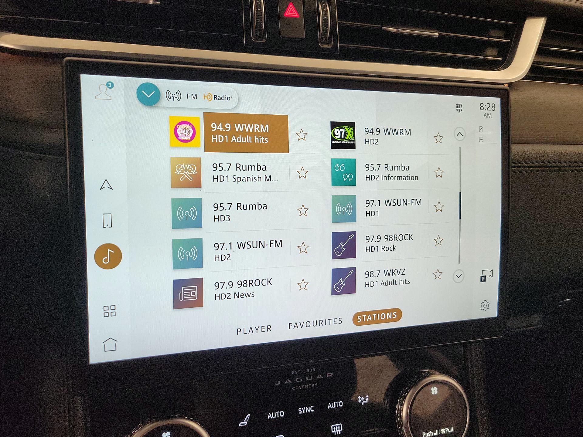 Thumbnail: 2021 Jaguar F-Pace - 16