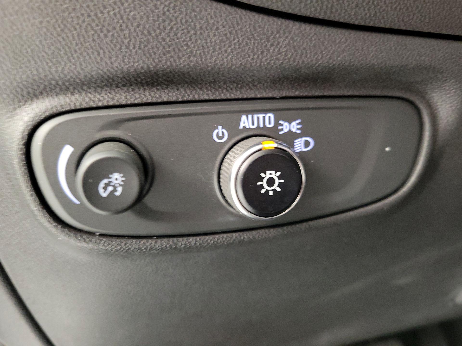 Thumbnail: 2022 Chevrolet Equinox - 13