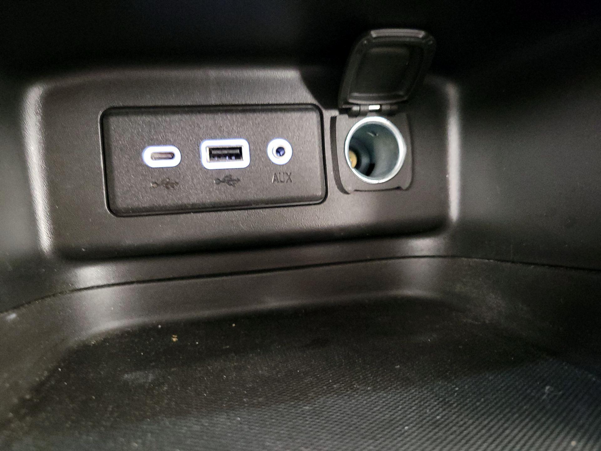 Thumbnail: 2022 Chevrolet Equinox - 18