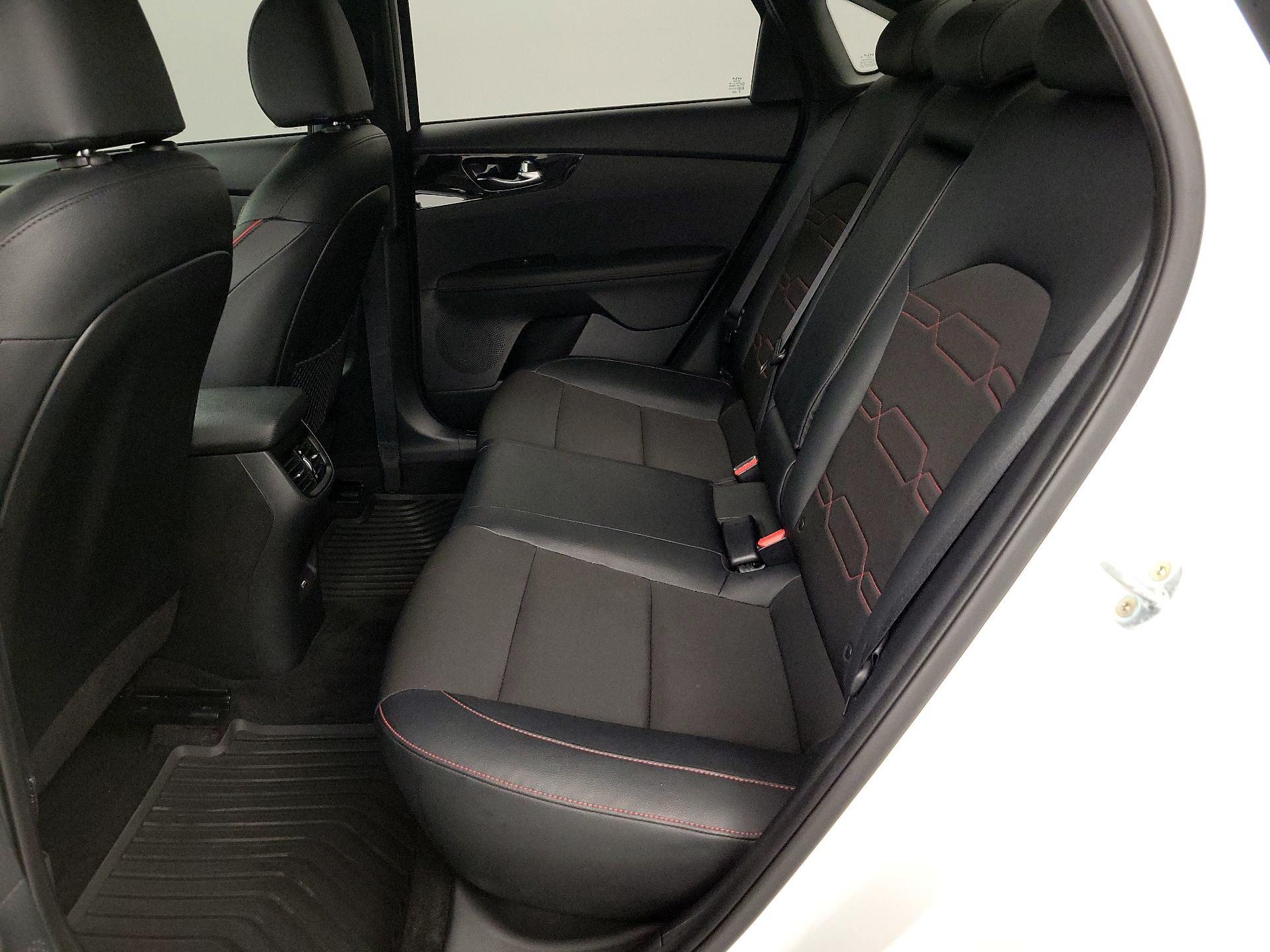 Thumbnail: 2023 Kia Forte - 20