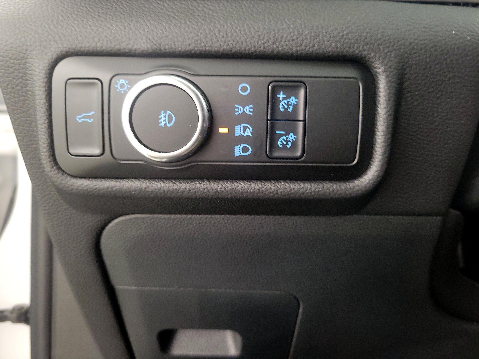 Thumbnail: 2023 Ford Explorer - 13