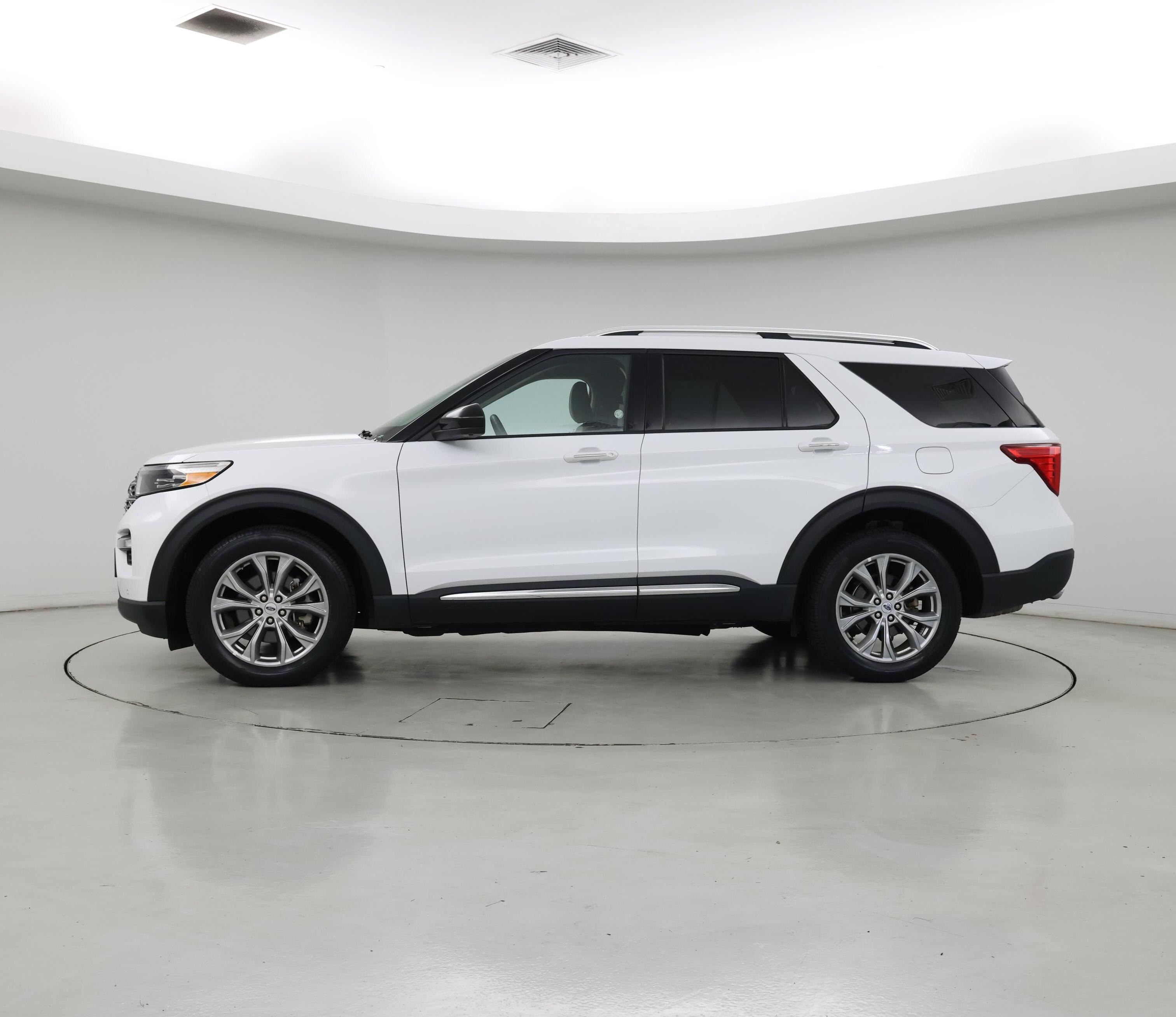 Thumbnail: 2023 Ford Explorer - 3