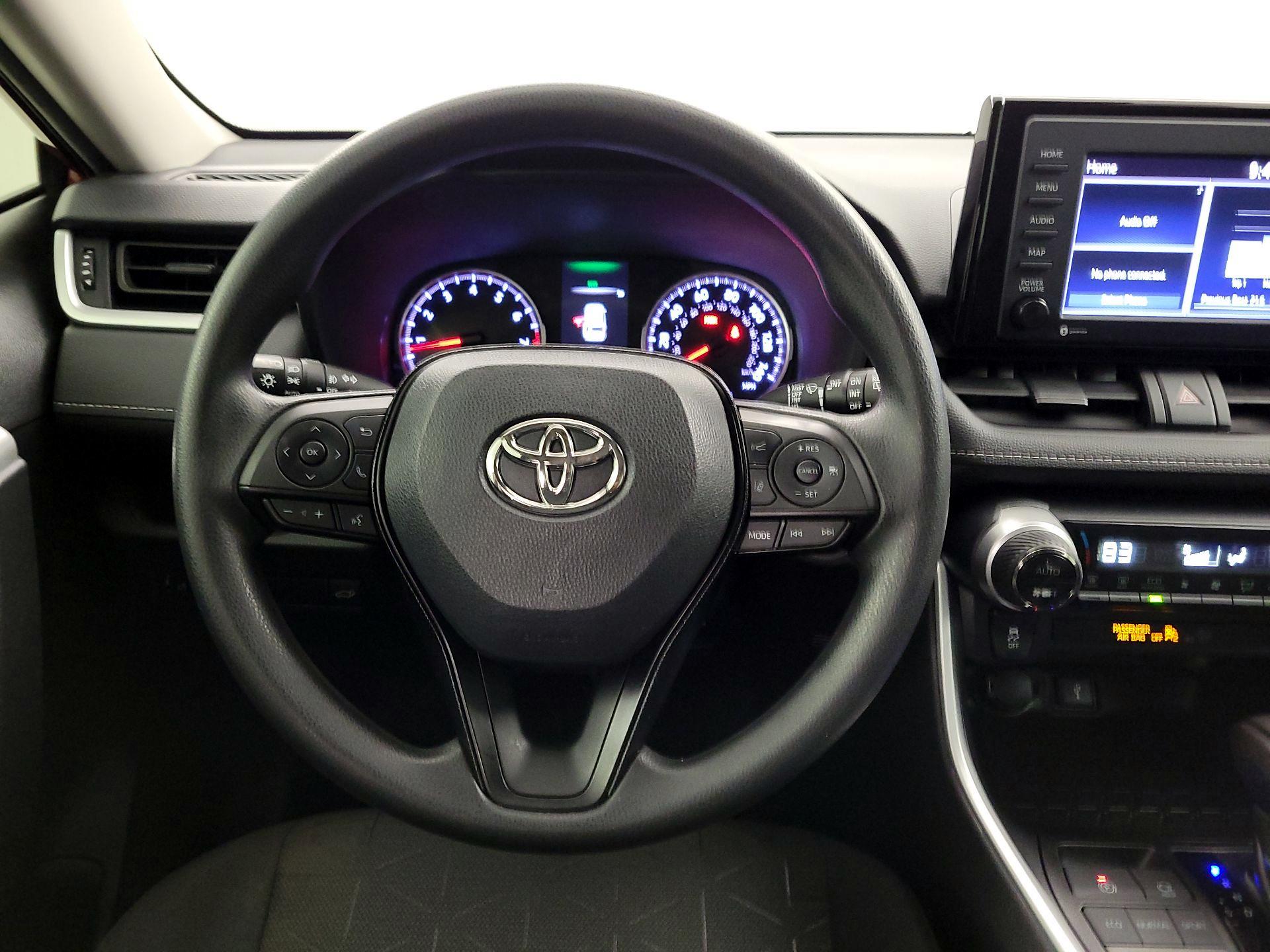 Thumbnail: 2021 Toyota RAV4 - 10