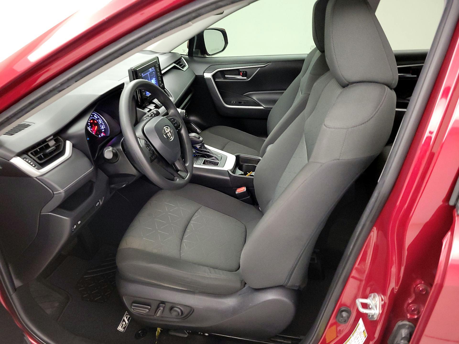 Thumbnail: 2021 Toyota RAV4 - 11