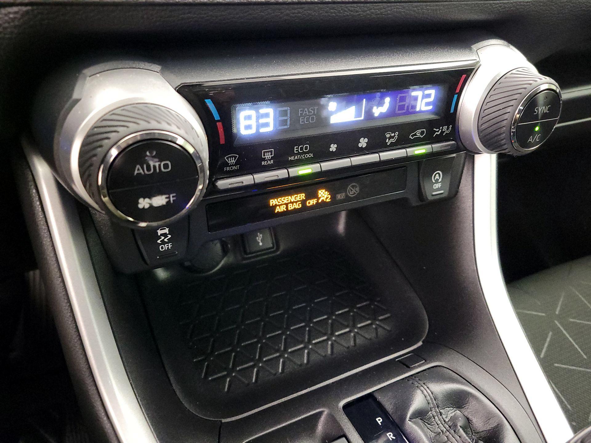 Thumbnail: 2021 Toyota RAV4 - 16