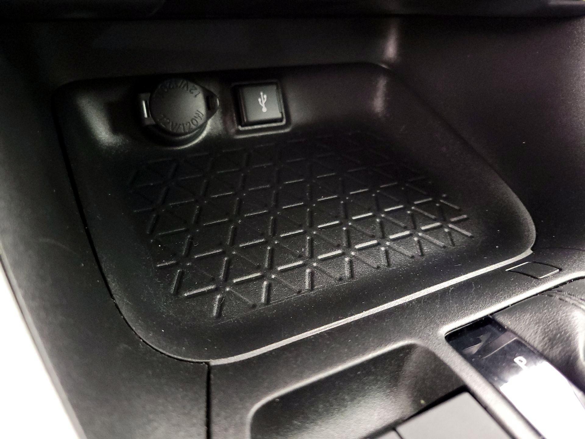 Thumbnail: 2021 Toyota RAV4 - 18