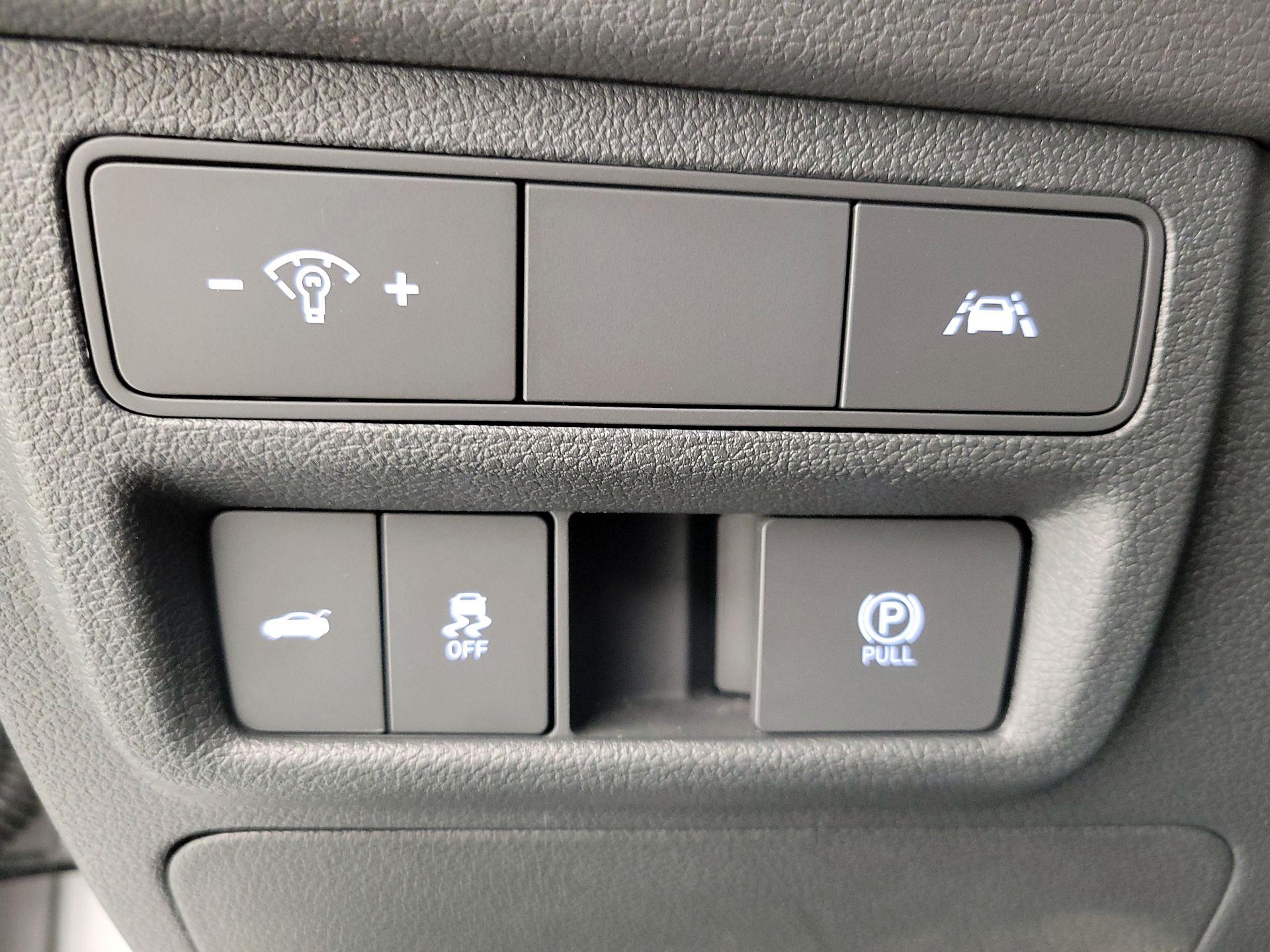 Thumbnail: 2023 Hyundai Sonata - 13