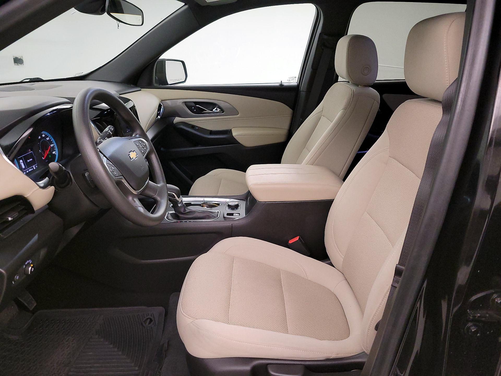 Thumbnail: 2023 Chevrolet Traverse - 9