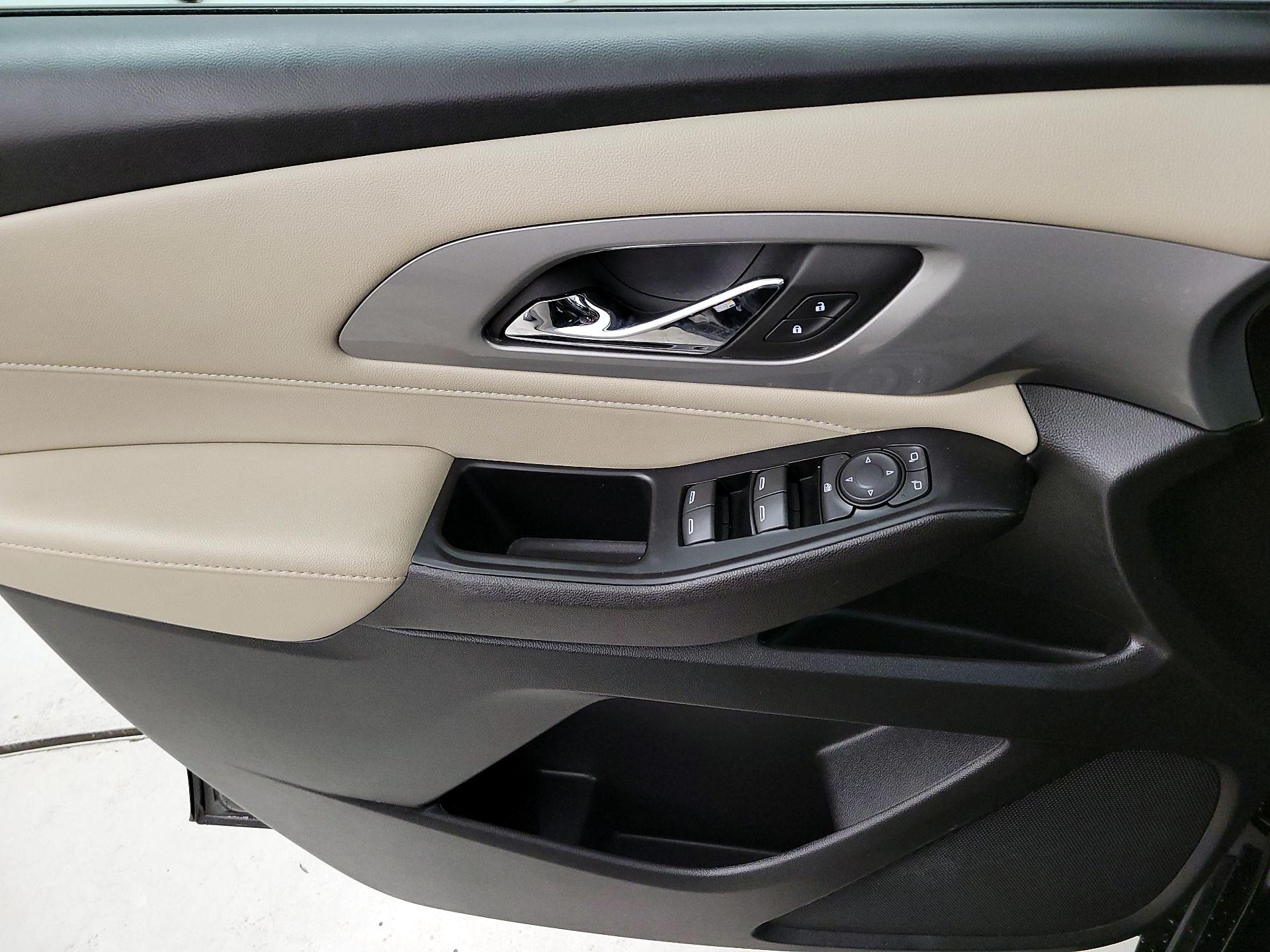 Thumbnail: 2023 Chevrolet Traverse - 10