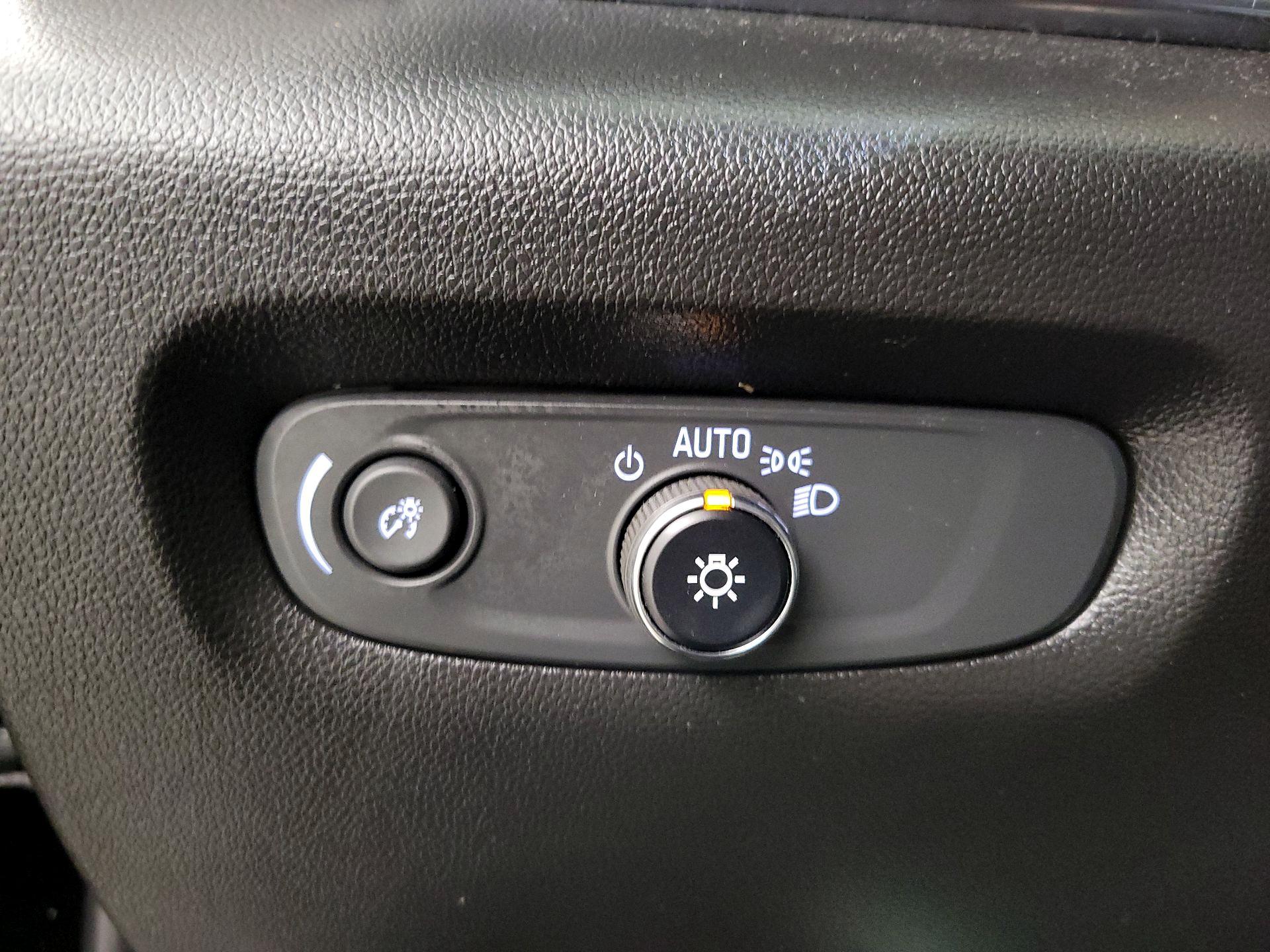 Thumbnail: 2023 Chevrolet Traverse - 11