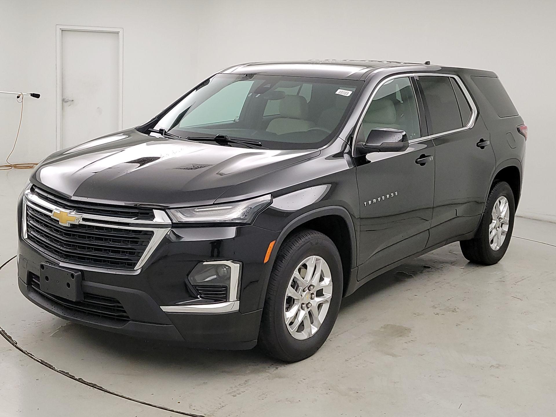 Thumbnail: 2023 Chevrolet Traverse - 3