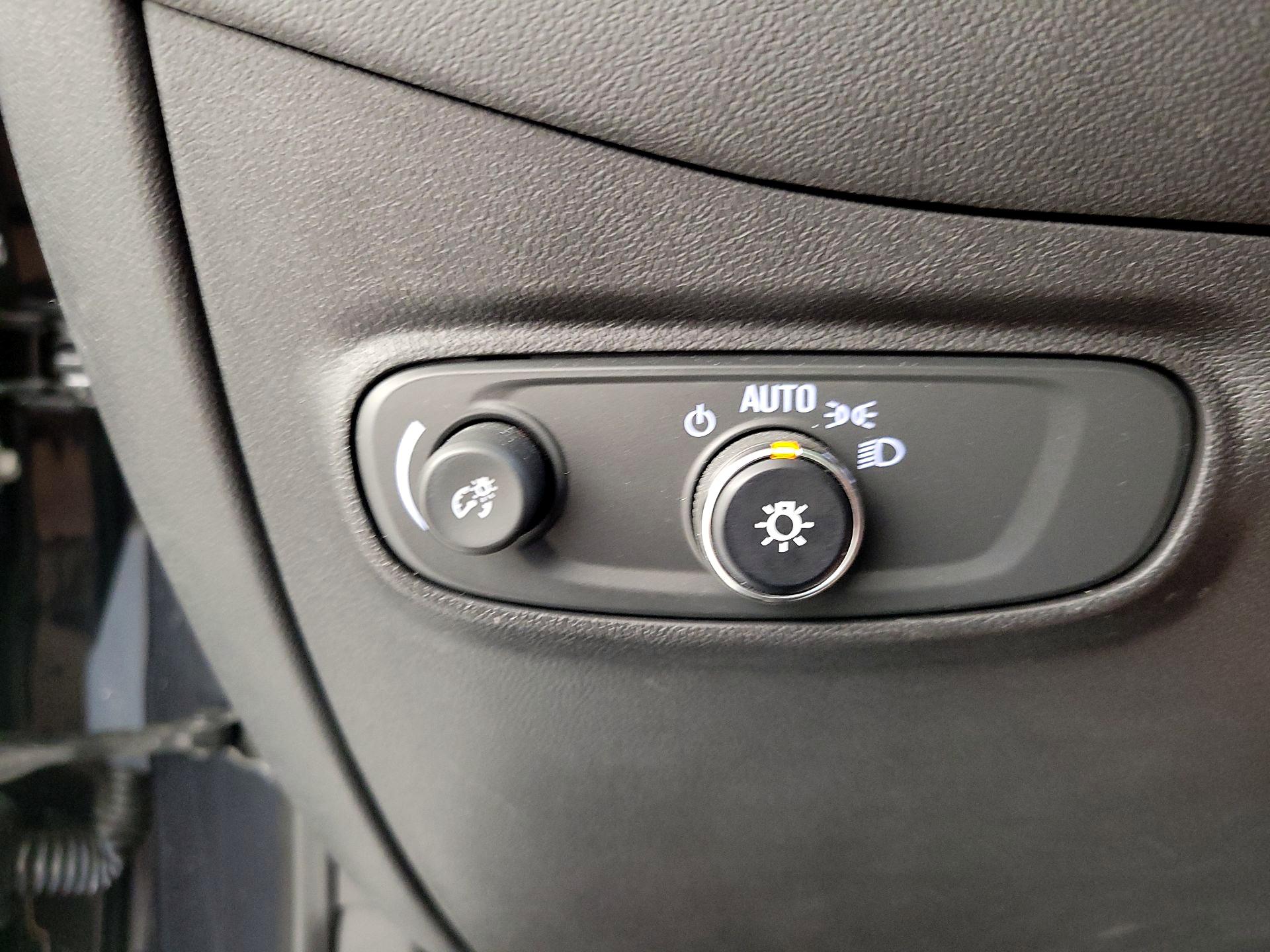 Thumbnail: 2022 Chevrolet Equinox - 13