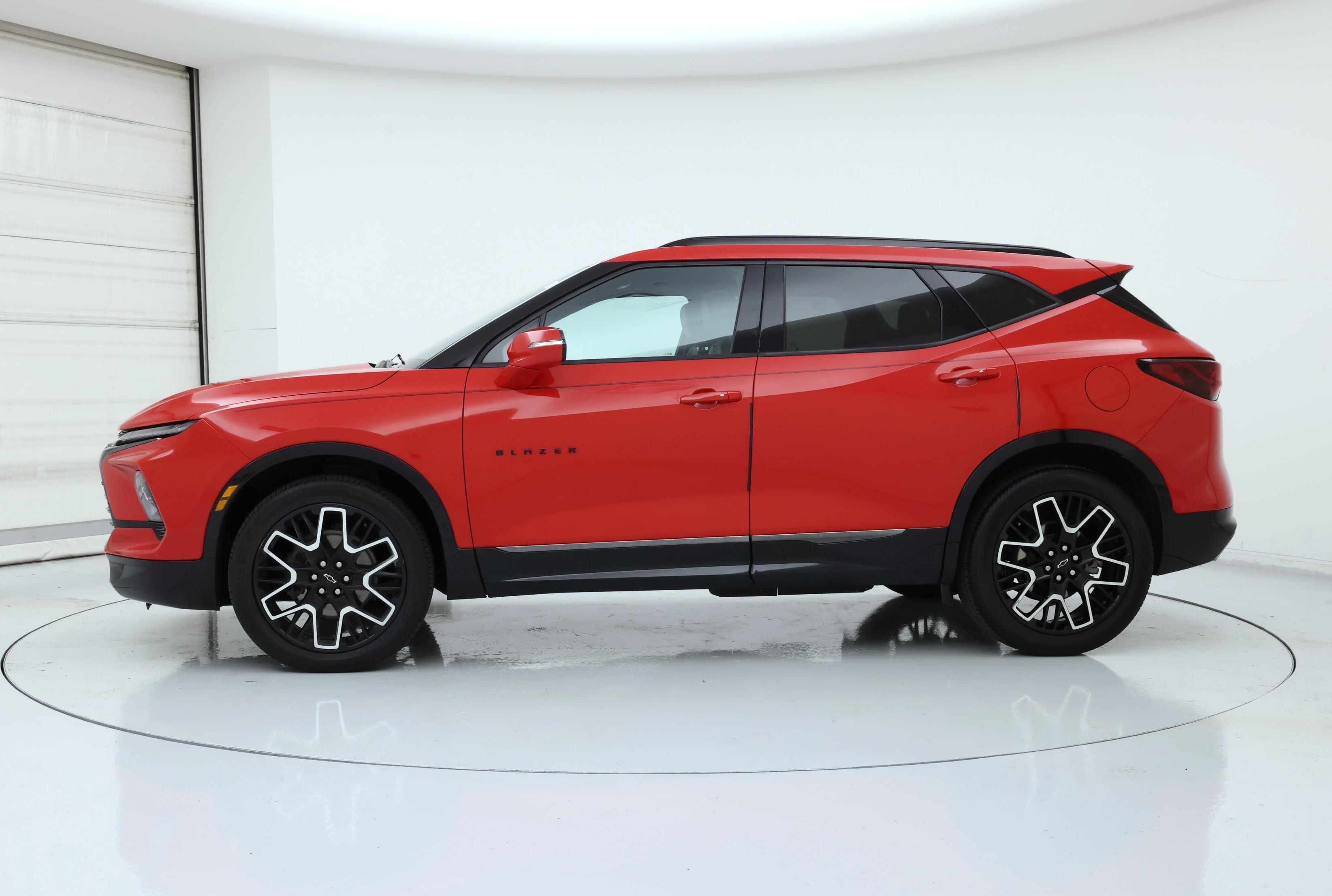 Thumbnail: 2023 Chevrolet Blazer - 3