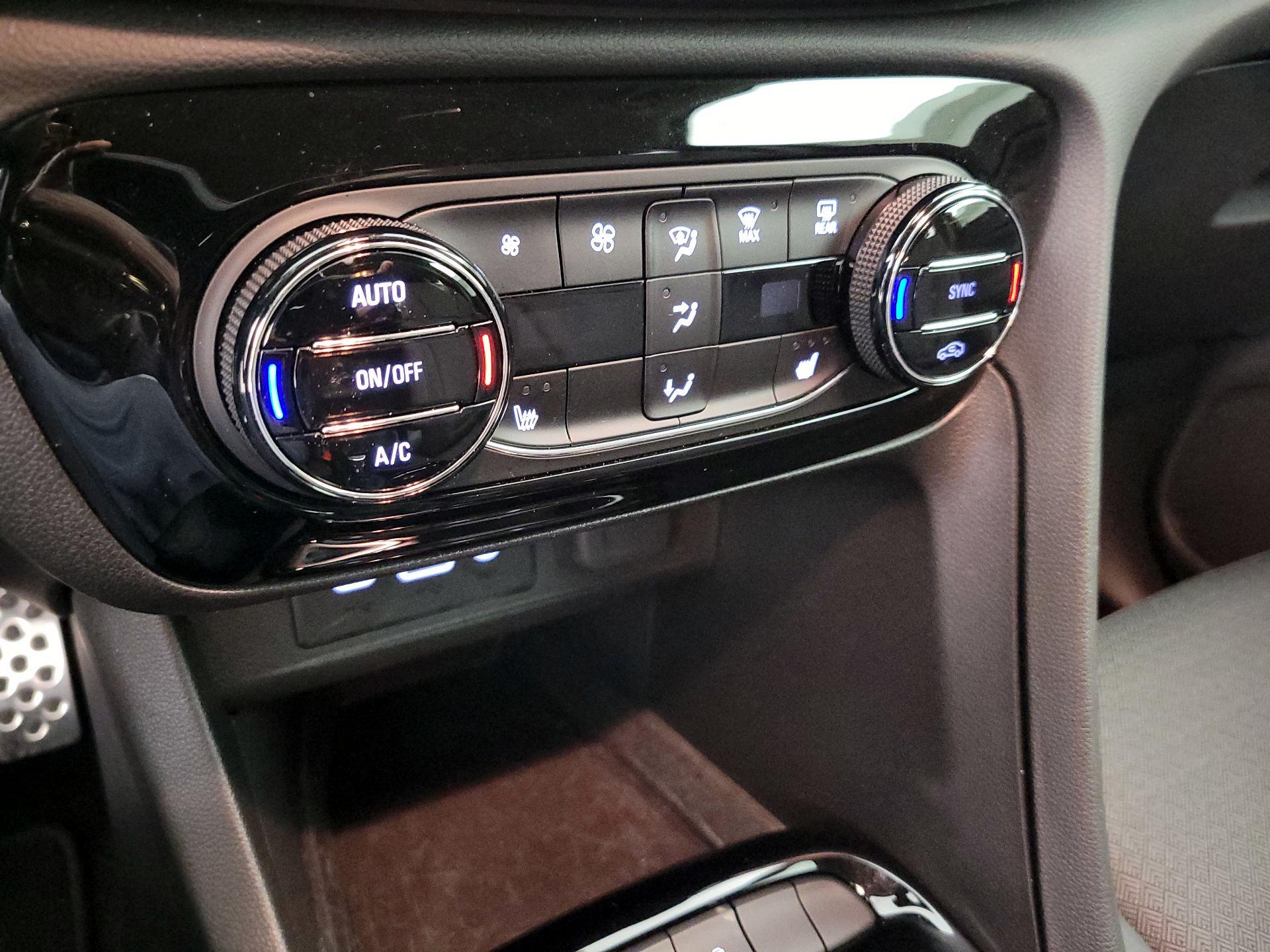 Thumbnail: 2023 Buick Encore GX - 16