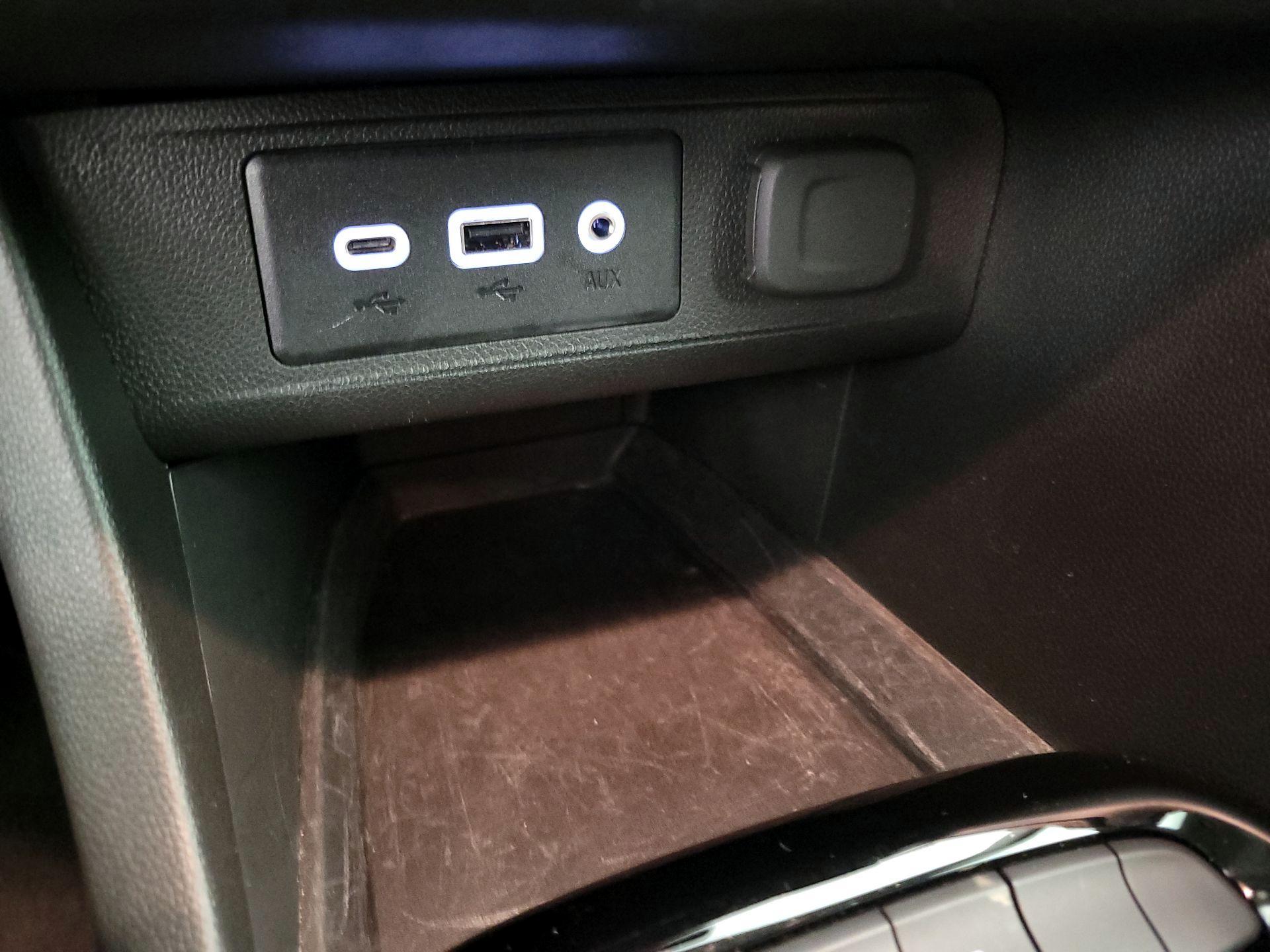 Thumbnail: 2023 Buick Encore GX - 18