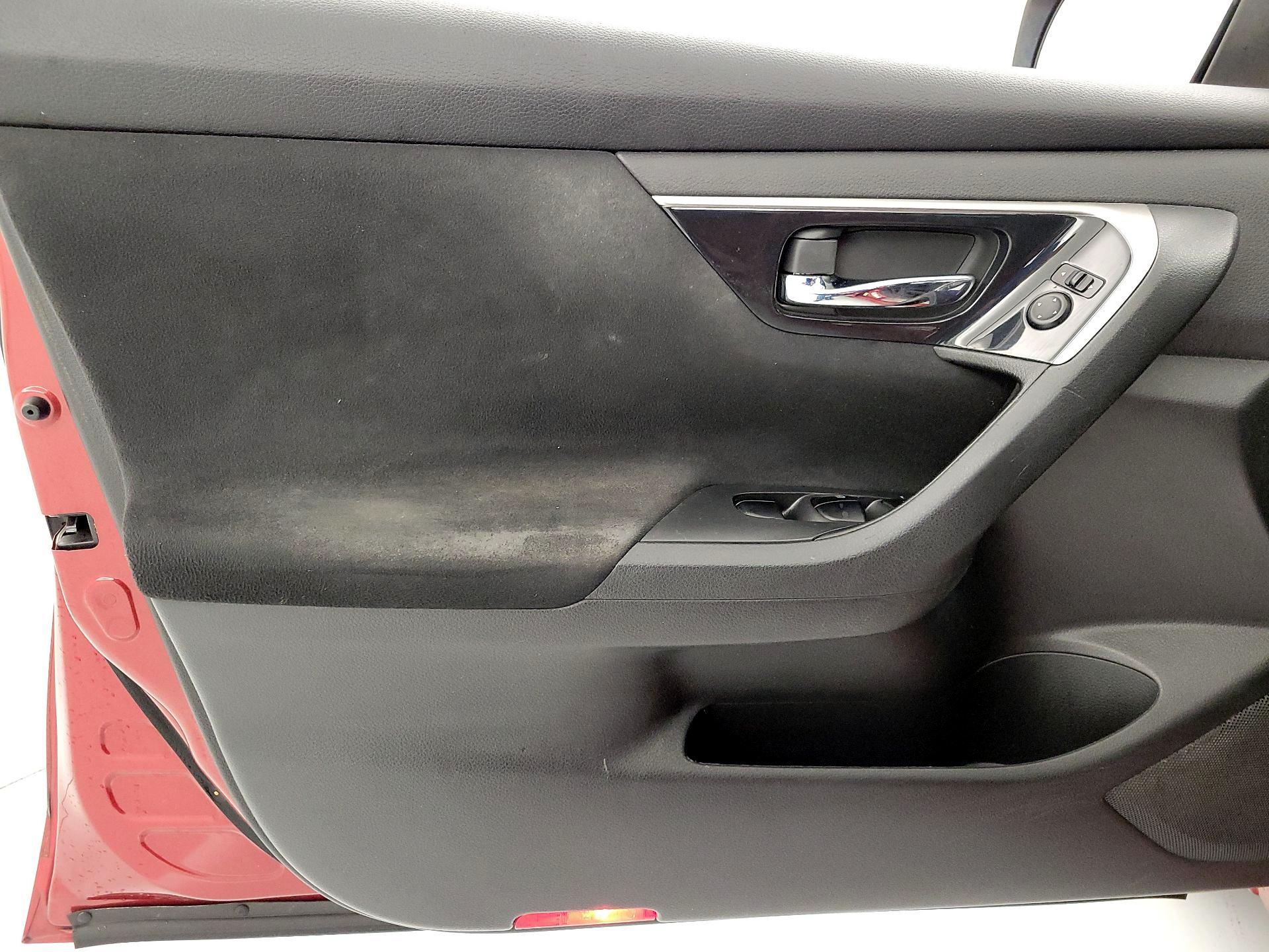 Thumbnail: 2014 Nissan Altima - 12