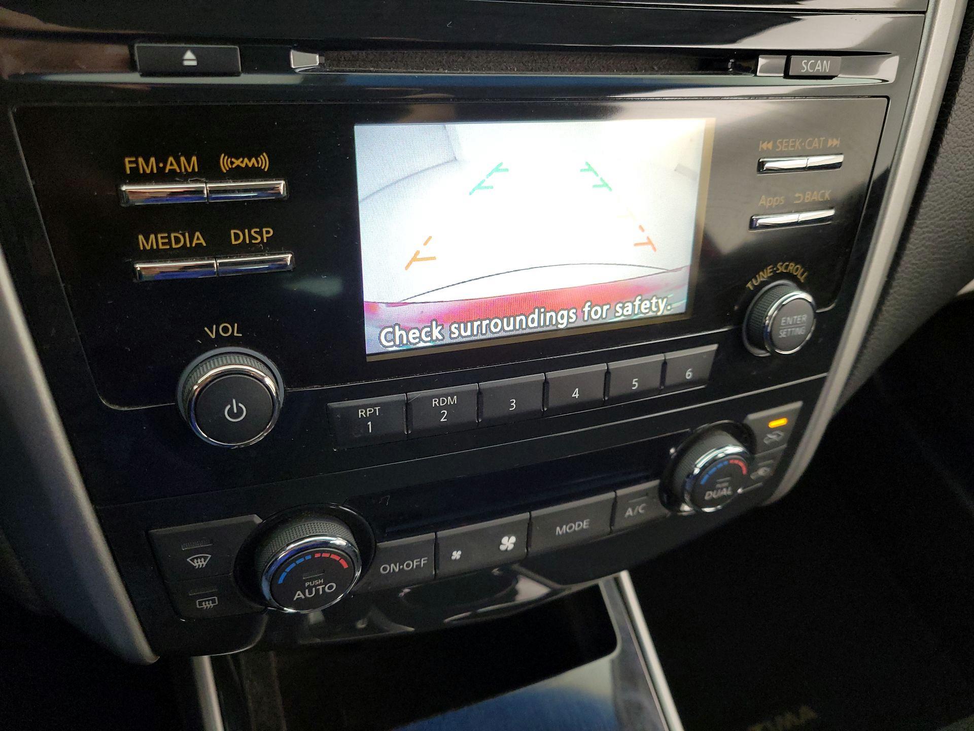 Thumbnail: 2014 Nissan Altima - 14