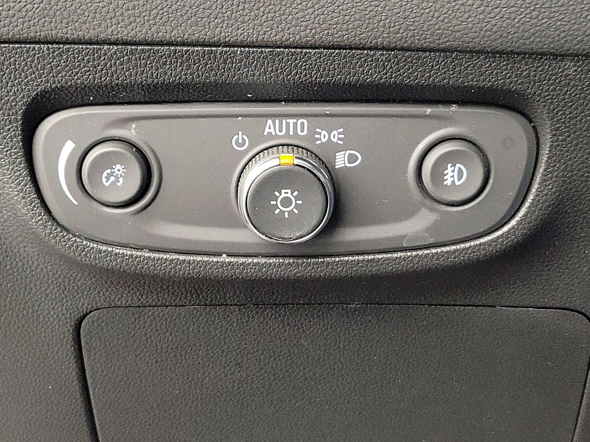 Thumbnail: 2022 Buick Encore GX - 13