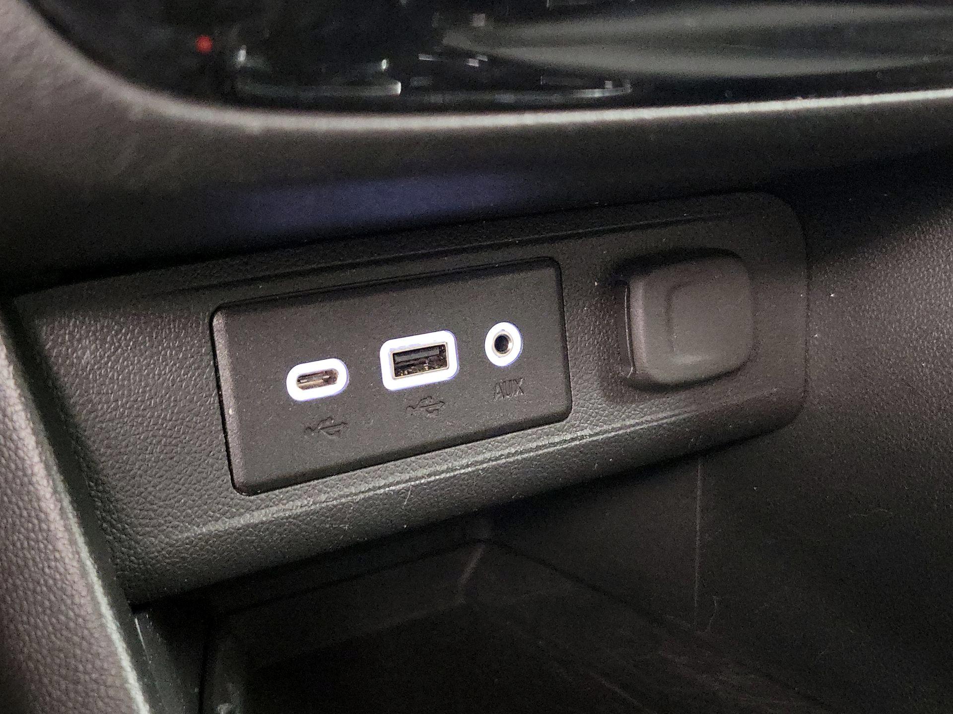 Thumbnail: 2022 Buick Encore GX - 18