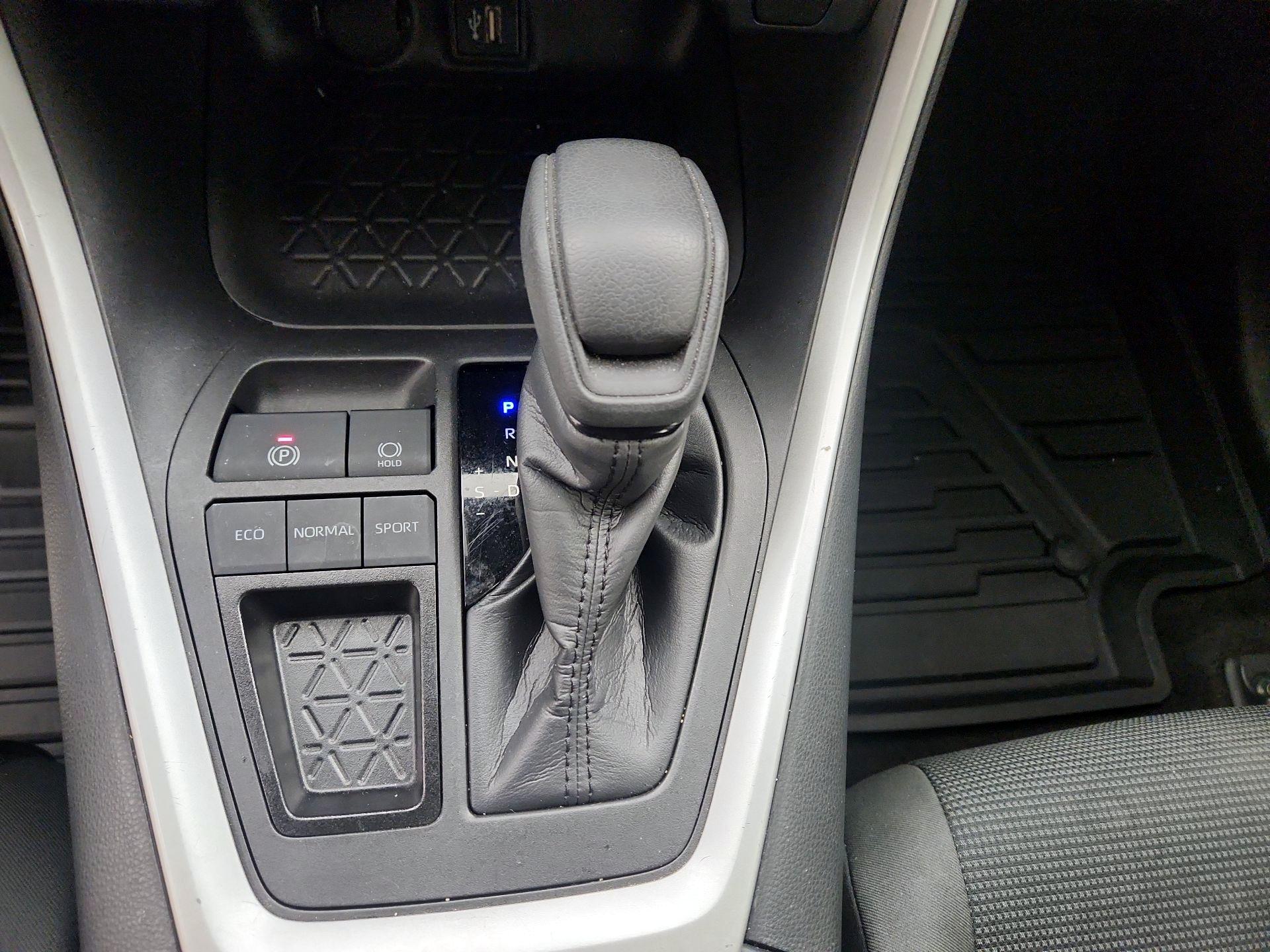 Thumbnail: 2023 Toyota RAV4 - 18